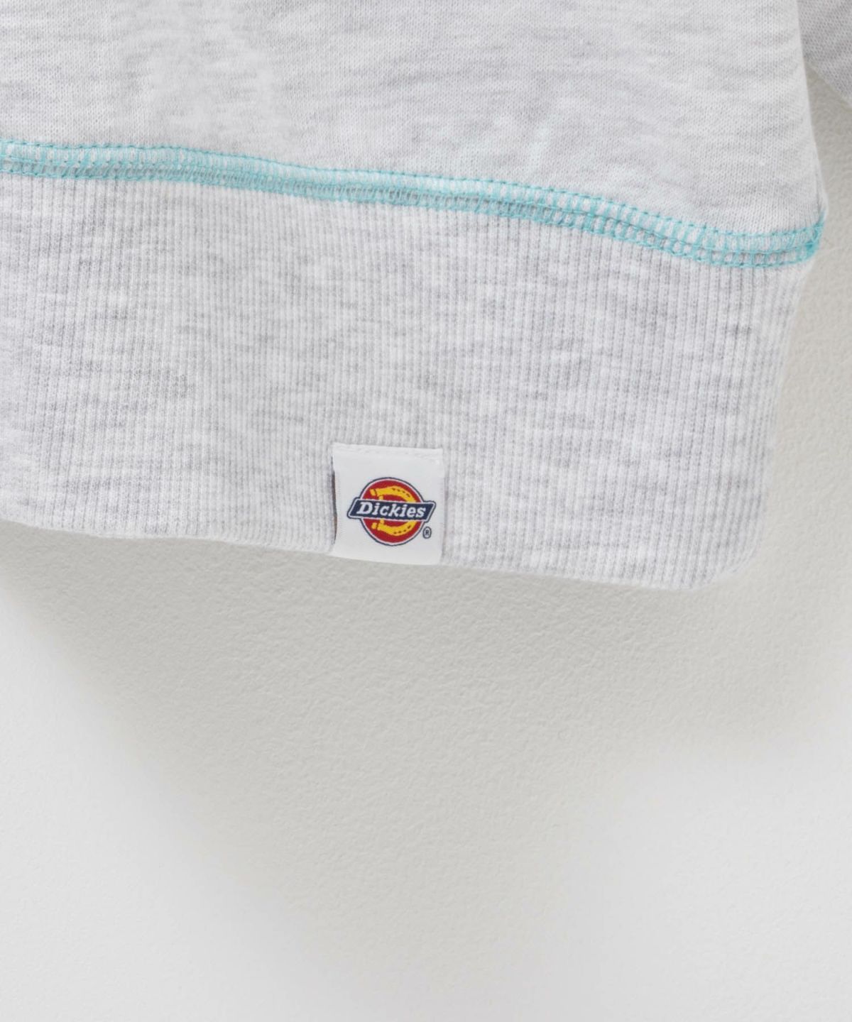 Dickies 裏毛ワッペントレーナー レディース