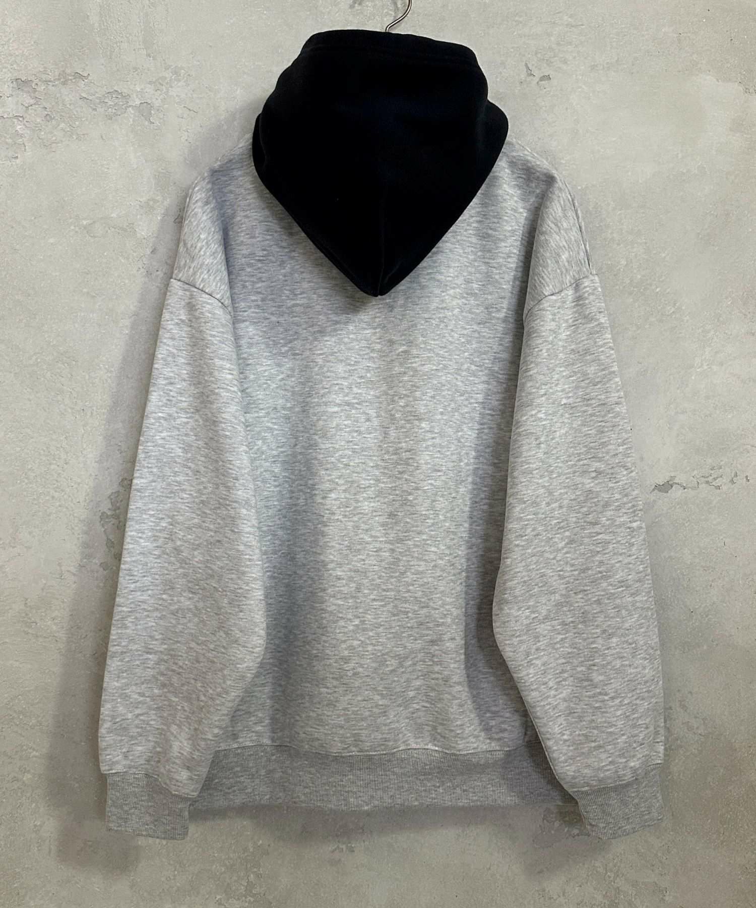 THRASHER 裏起毛胸刺繍フーディー メンズ