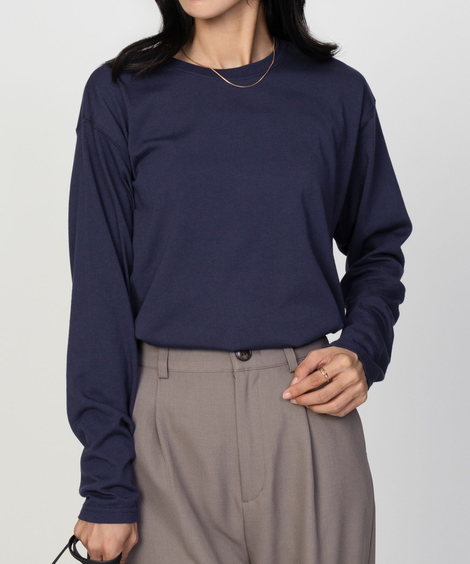 nAvy ベーシック裾ラウンド長袖Tシャツ レディース メール便 対応商品商品画像-15