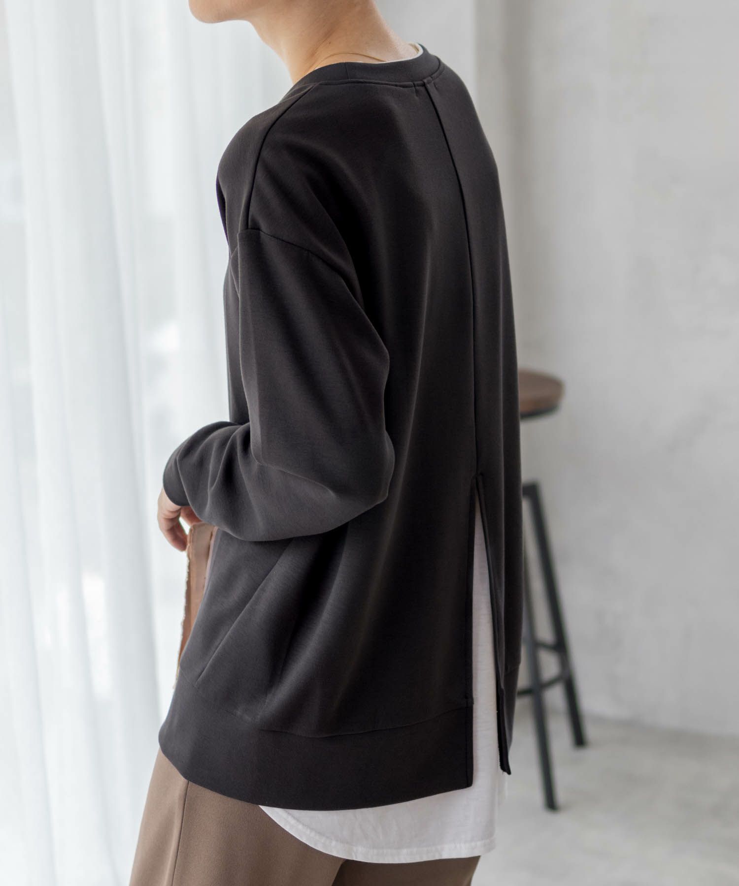 [期間限定価格]URBAN COLLECTION  ポンチ素材 バックスリットプルオーバー レディース メール便 対応商品商品サムネイル-2