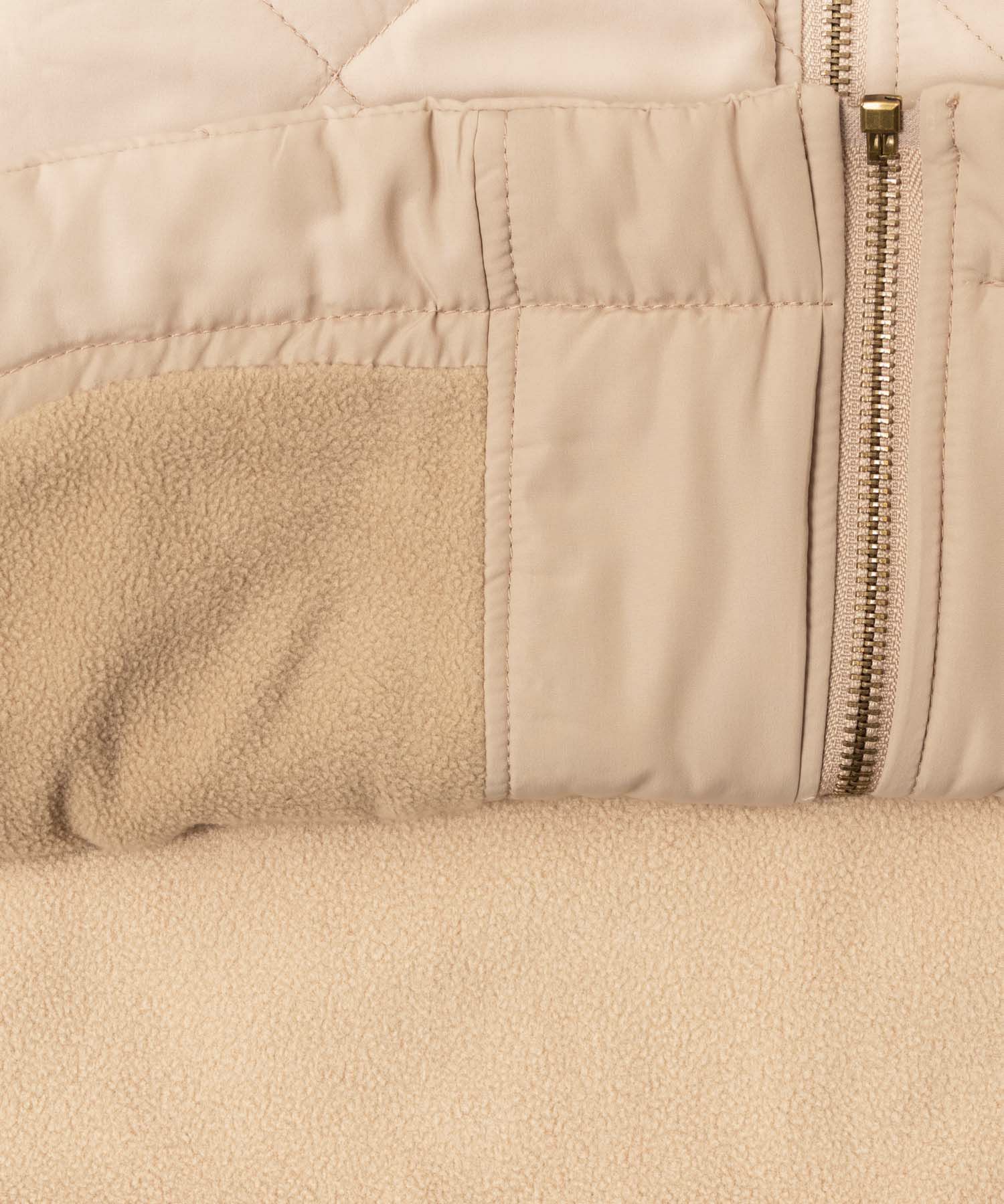 nAvy 裏フリース軽量キルトブルゾン レディース商品画像-25