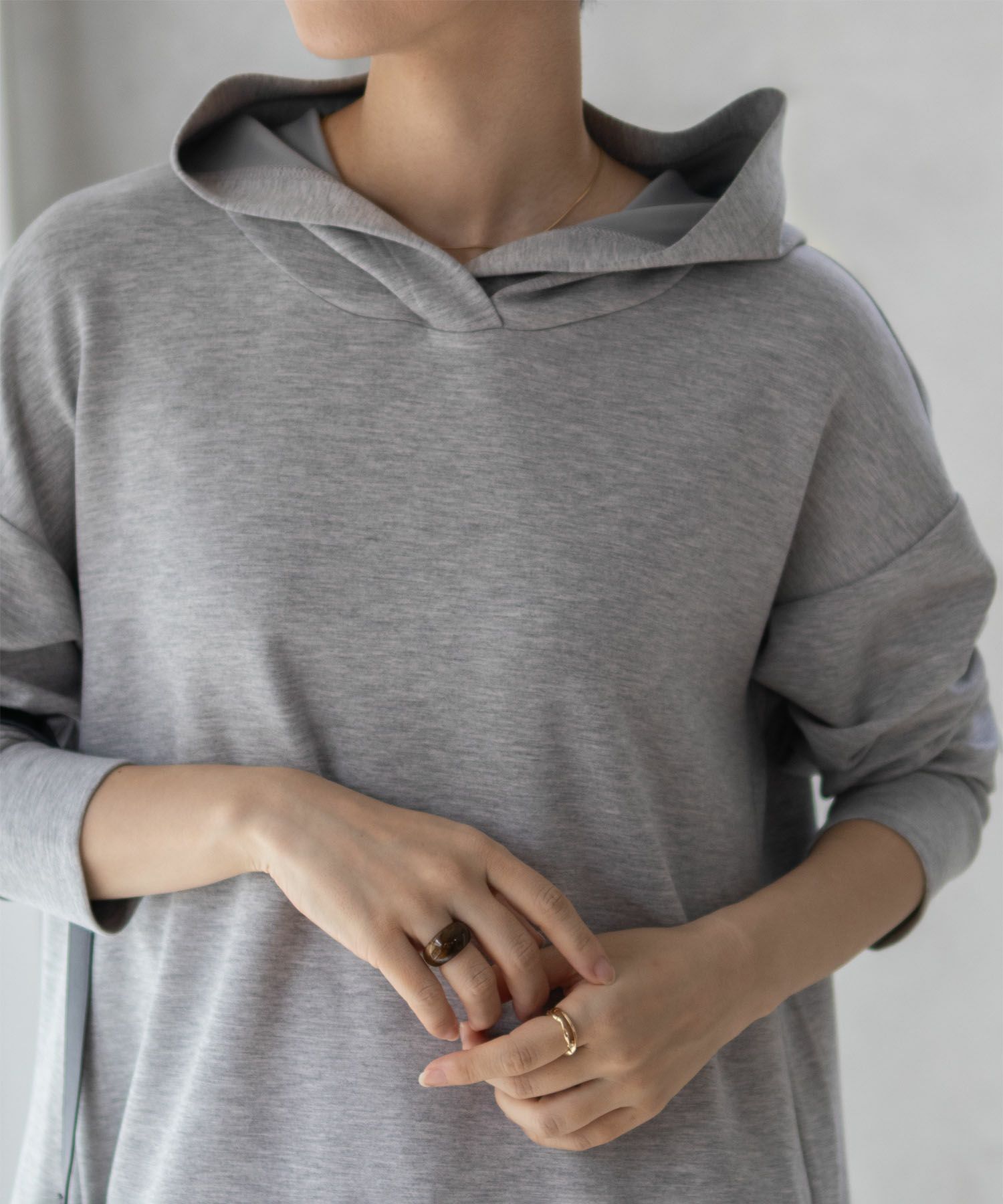 URBAN COLLECTION  ポンチ素材 裾レイヤードプルパーカー レディース商品画像-2