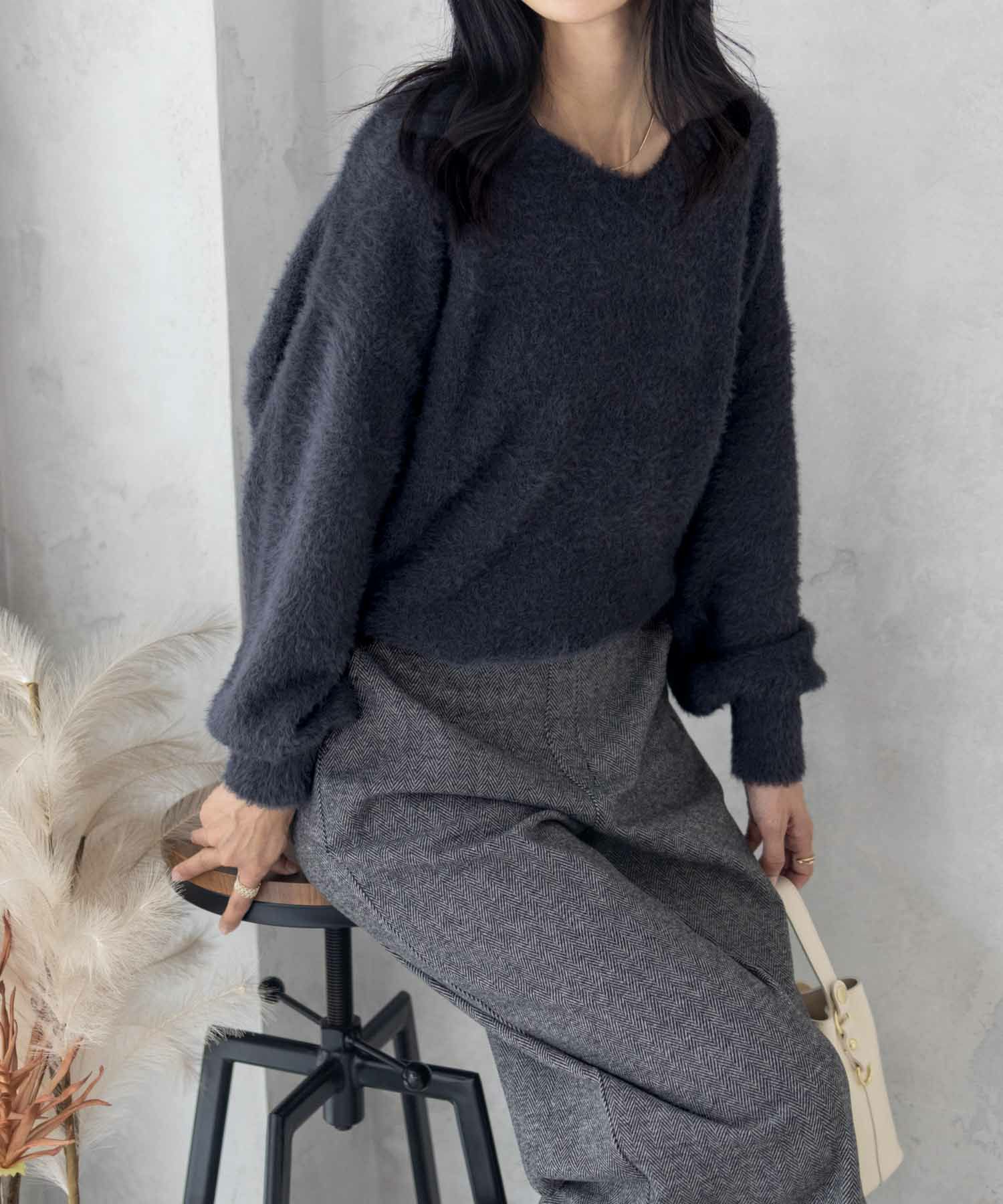 [さらに50%OFF]Howdy Marie  フェザーヤーンVネックプルオーバー レディース商品画像-3