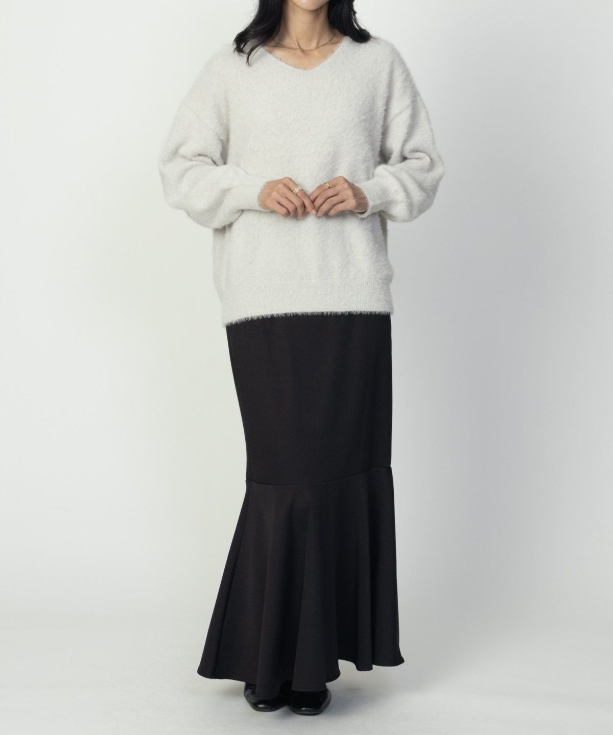 Howdy Marie フェザーヤーンVネックプルオーバー レディース