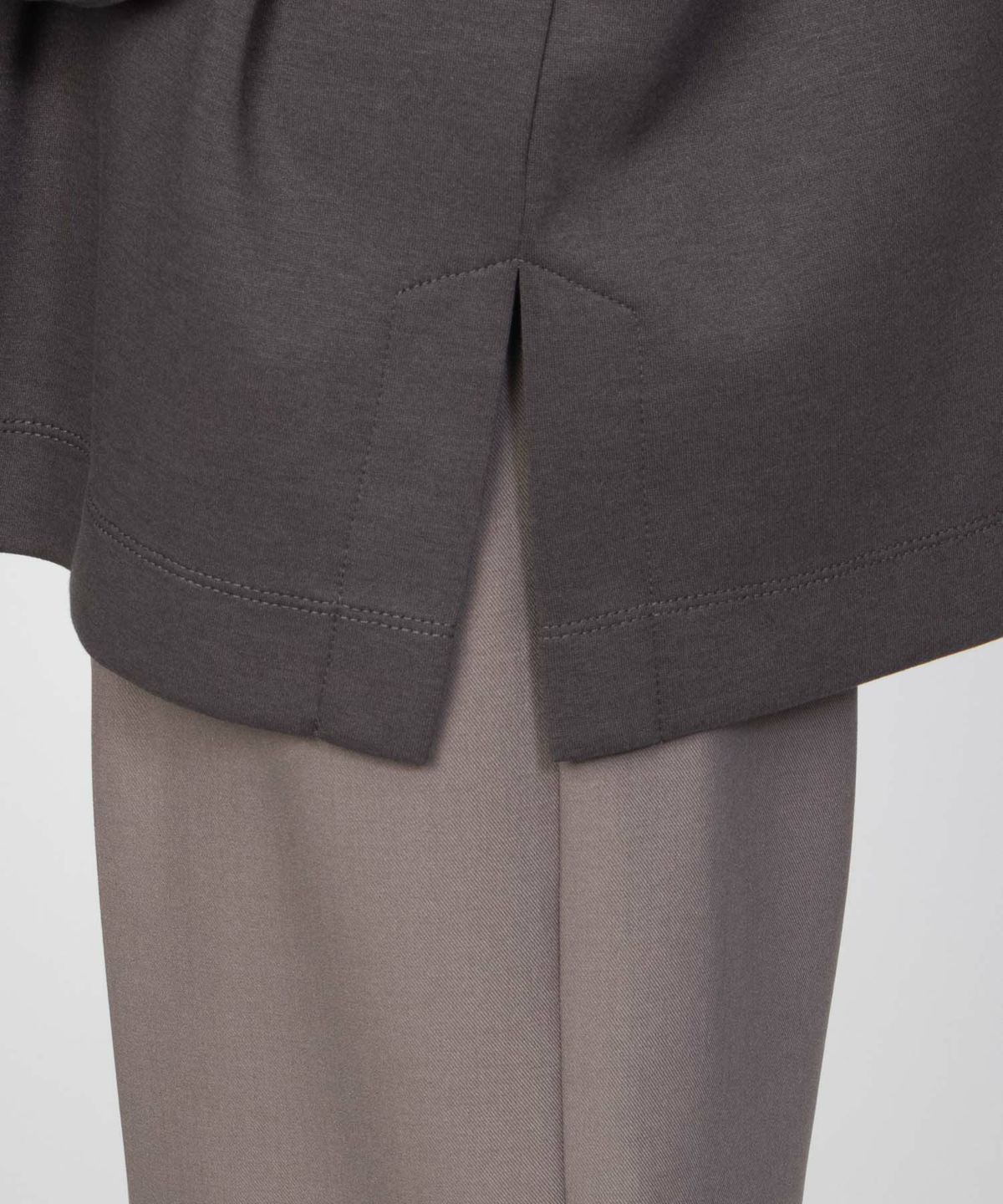 HusHusH ポンチ素材 デザインZIPプルオーバー レディース