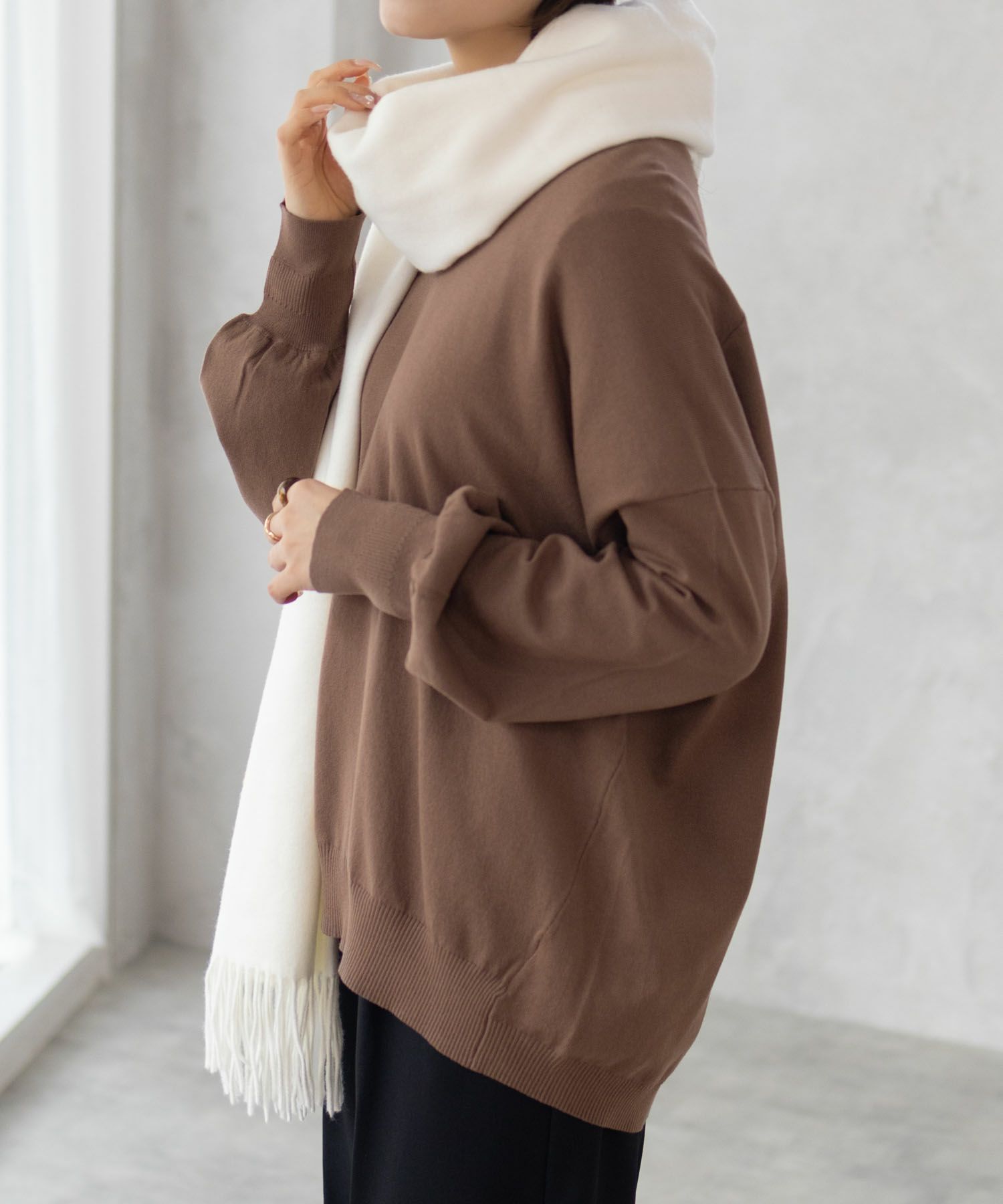 [さらに50%OFF]HusHusH  Vネックコクーンニット レディース商品画像-3