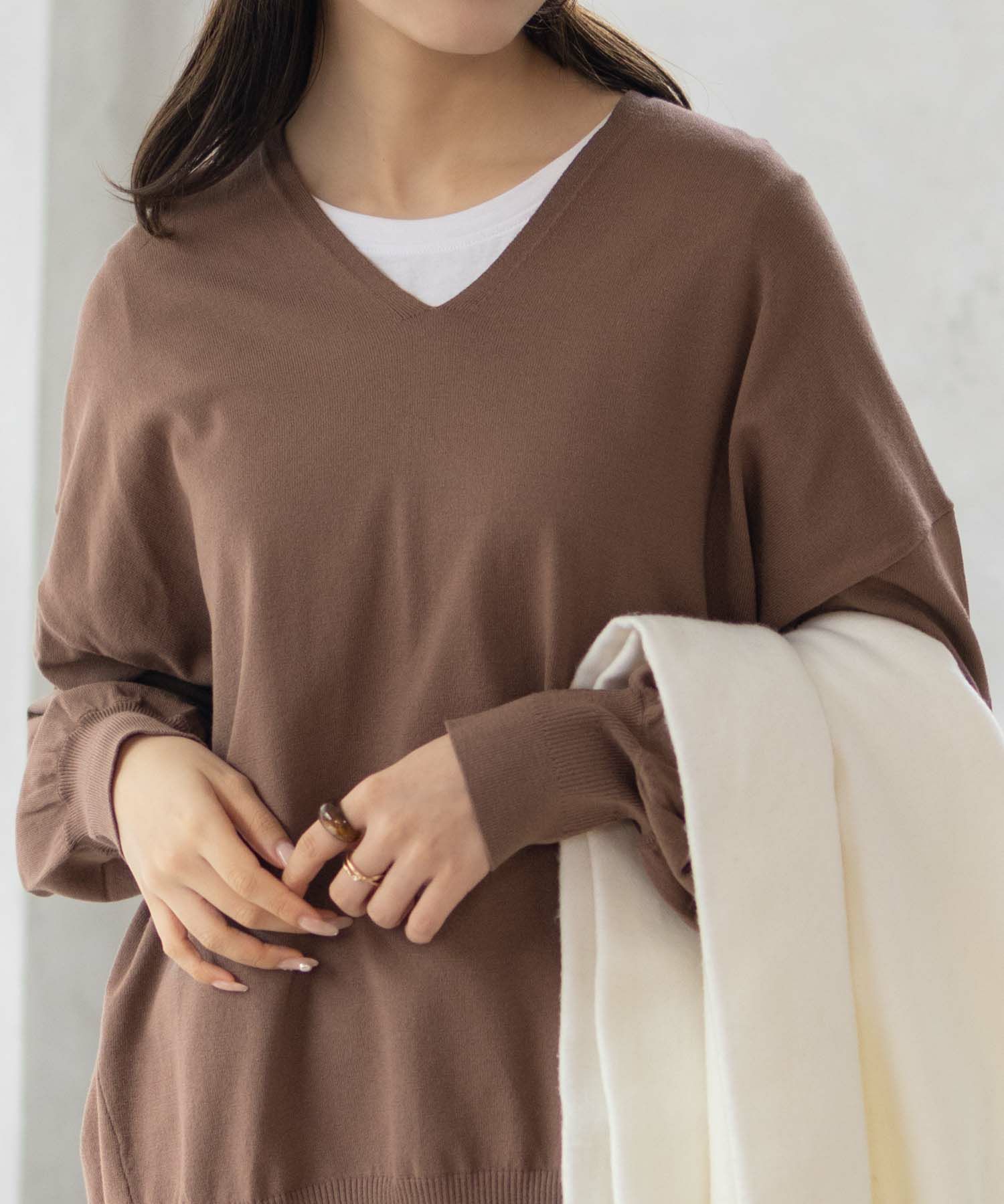 [さらに50%OFF]HusHusH  Vネックコクーンニット レディース商品サムネイル-15