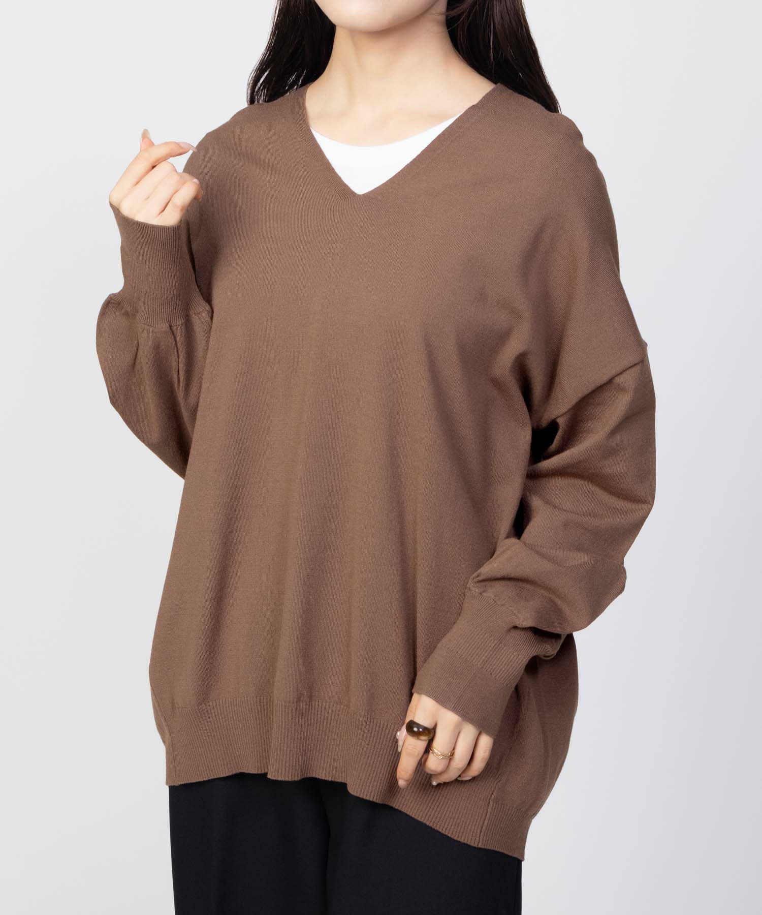 [さらに50%OFF]HusHusH  Vネックコクーンニット レディース商品画像-17