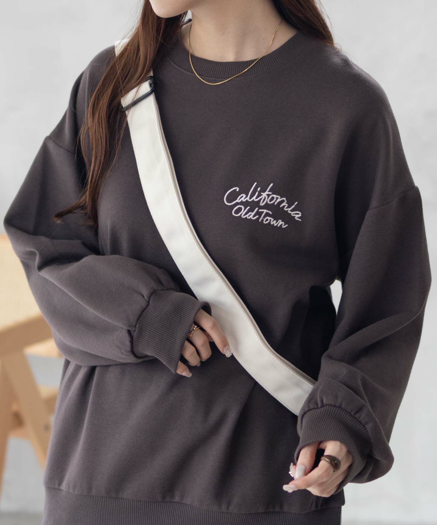 UNDERWRAPS  ビッグロゴ刺繍トレーナー レディース商品サムネイル-1