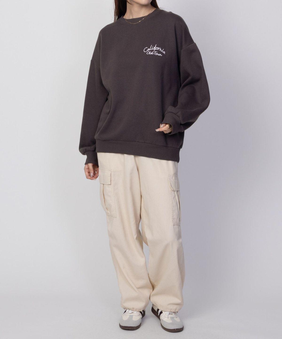 UNDERWRAPS ビッグロゴ刺繍トレーナー レディース