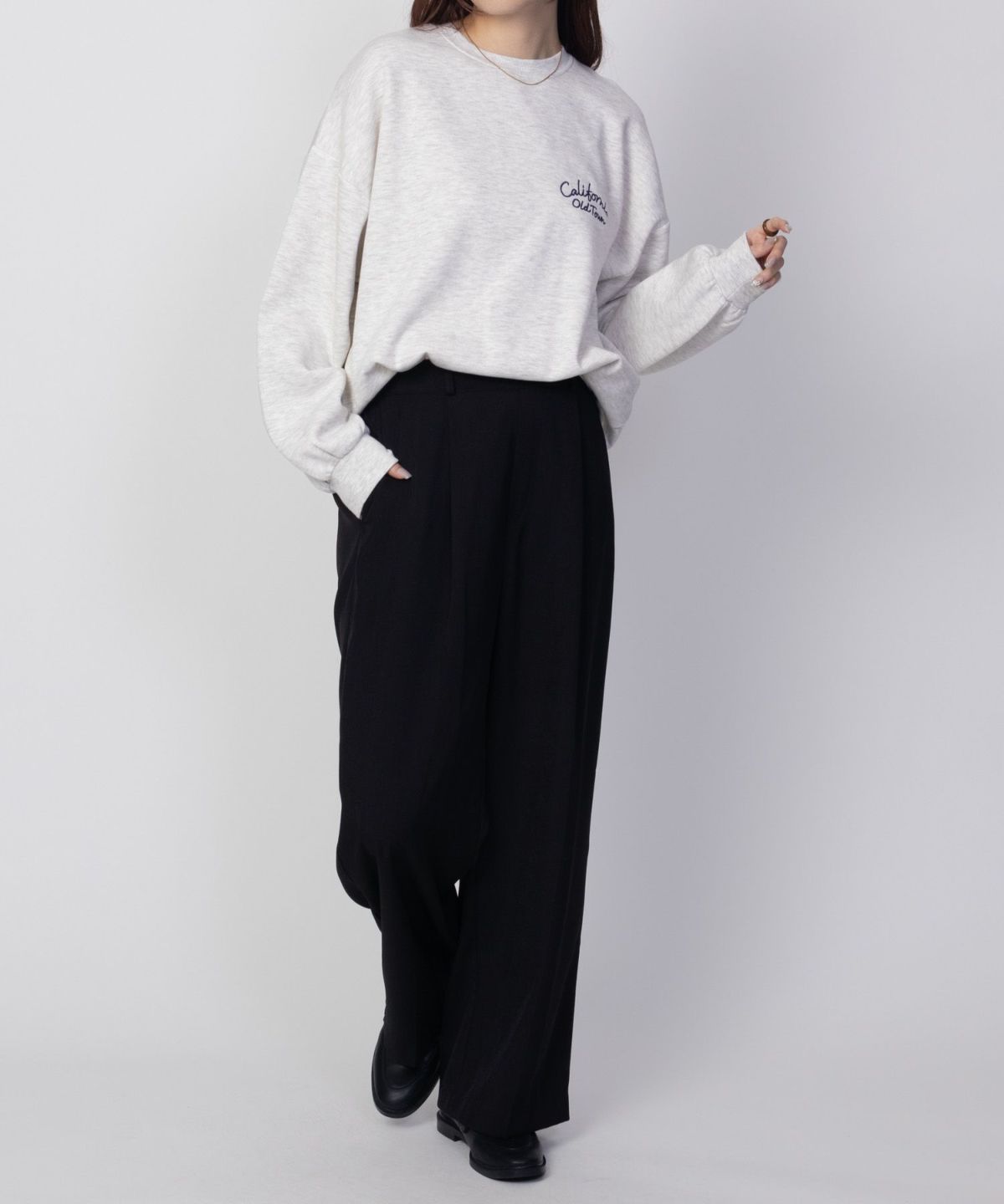 UNDERWRAPS ビッグロゴ刺繍トレーナー レディース