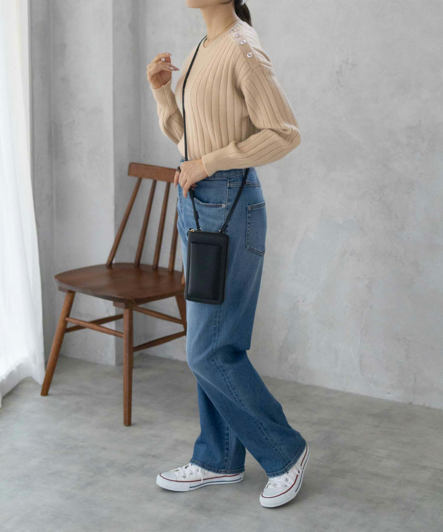 [さらに50%OFF]nAvy  もちり もちもち 洗えるニット 肩ボタンクルーネック レディース商品サムネイル-1