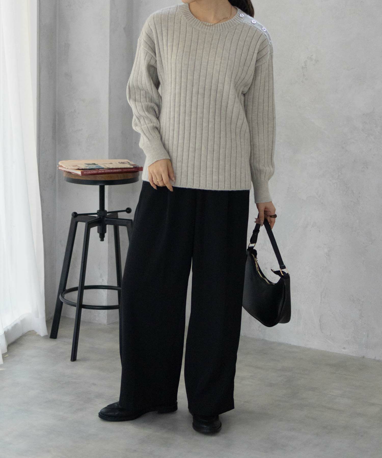 [さらに50%OFF]nAvy  もちり もちもち 洗えるニット 肩ボタンクルーネック レディース商品サムネイル-7