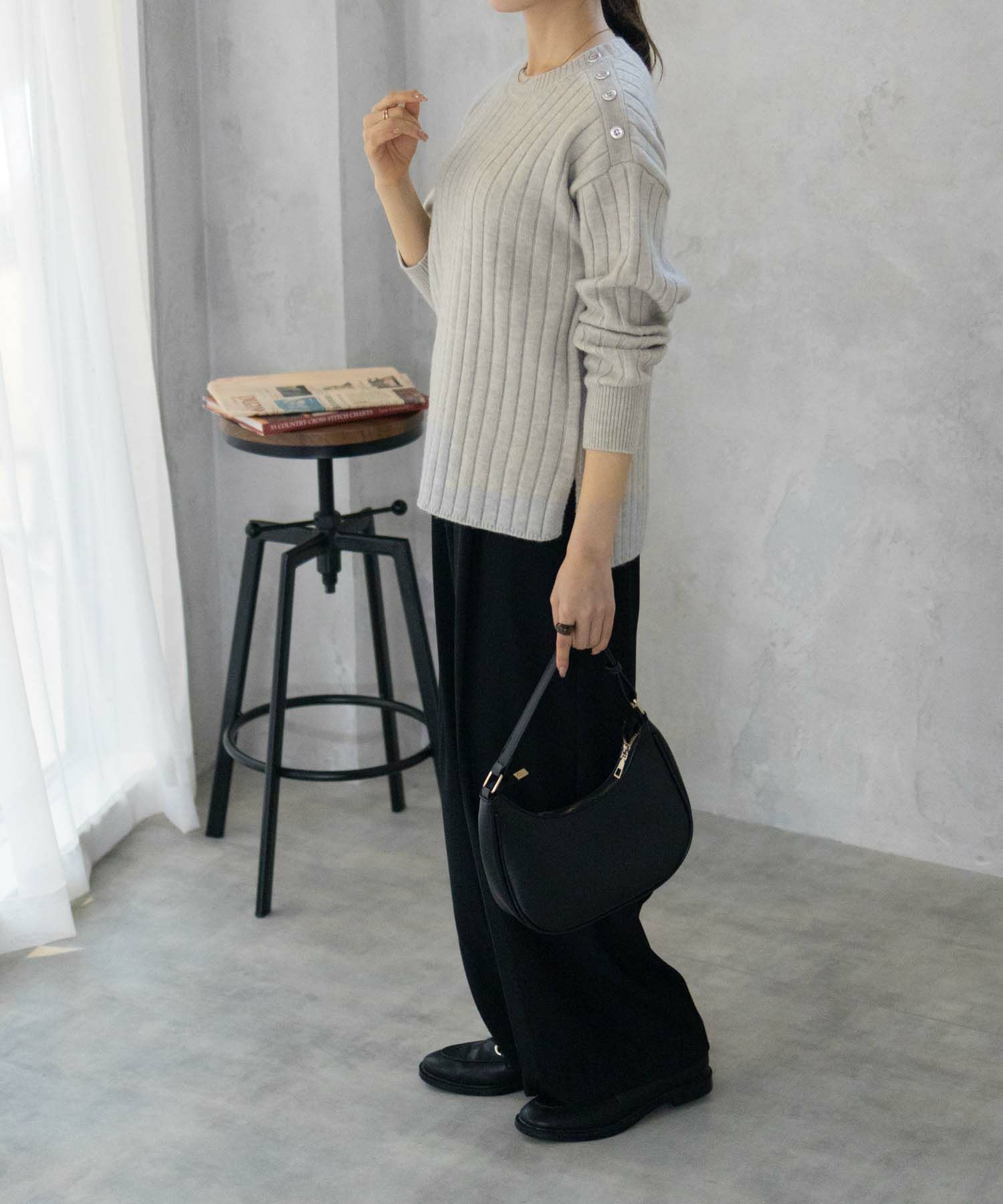 [さらに50%OFF]nAvy  もちり もちもち 洗えるニット 肩ボタンクルーネック レディース商品サムネイル-9