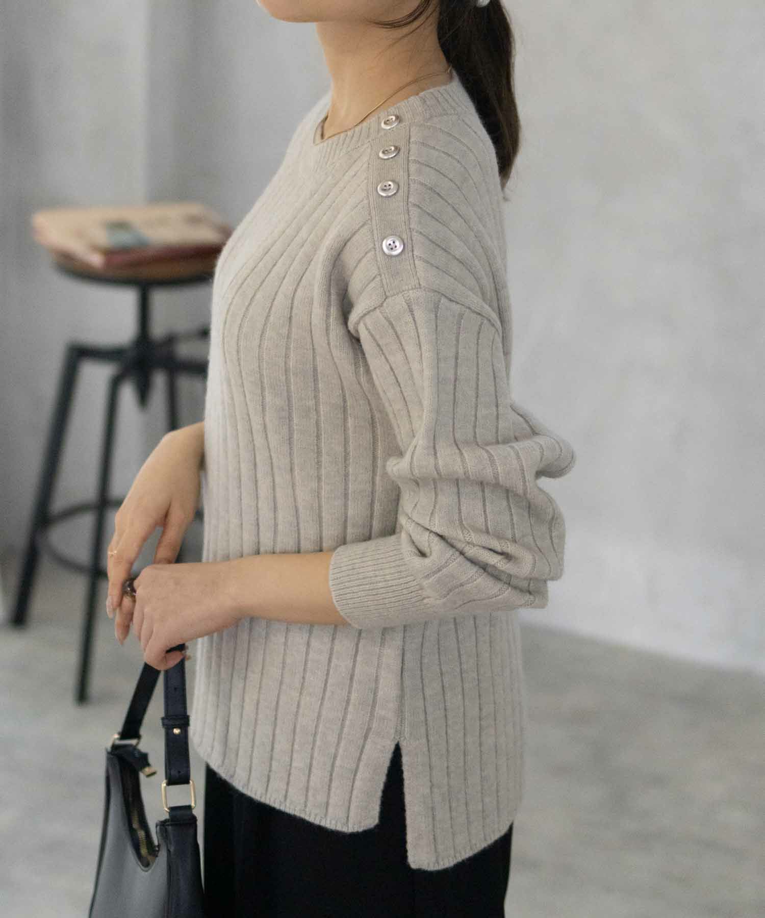 [さらに50%OFF]nAvy  もちり もちもち 洗えるニット 肩ボタンクルーネック レディース商品サムネイル-13