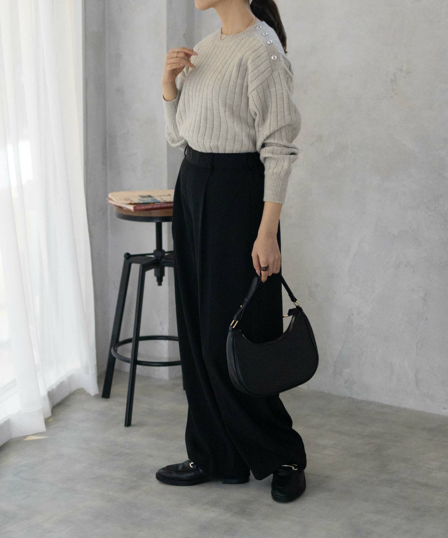 [さらに50%OFF]nAvy  もちり もちもち 洗えるニット 肩ボタンクルーネック レディース商品サムネイル-15