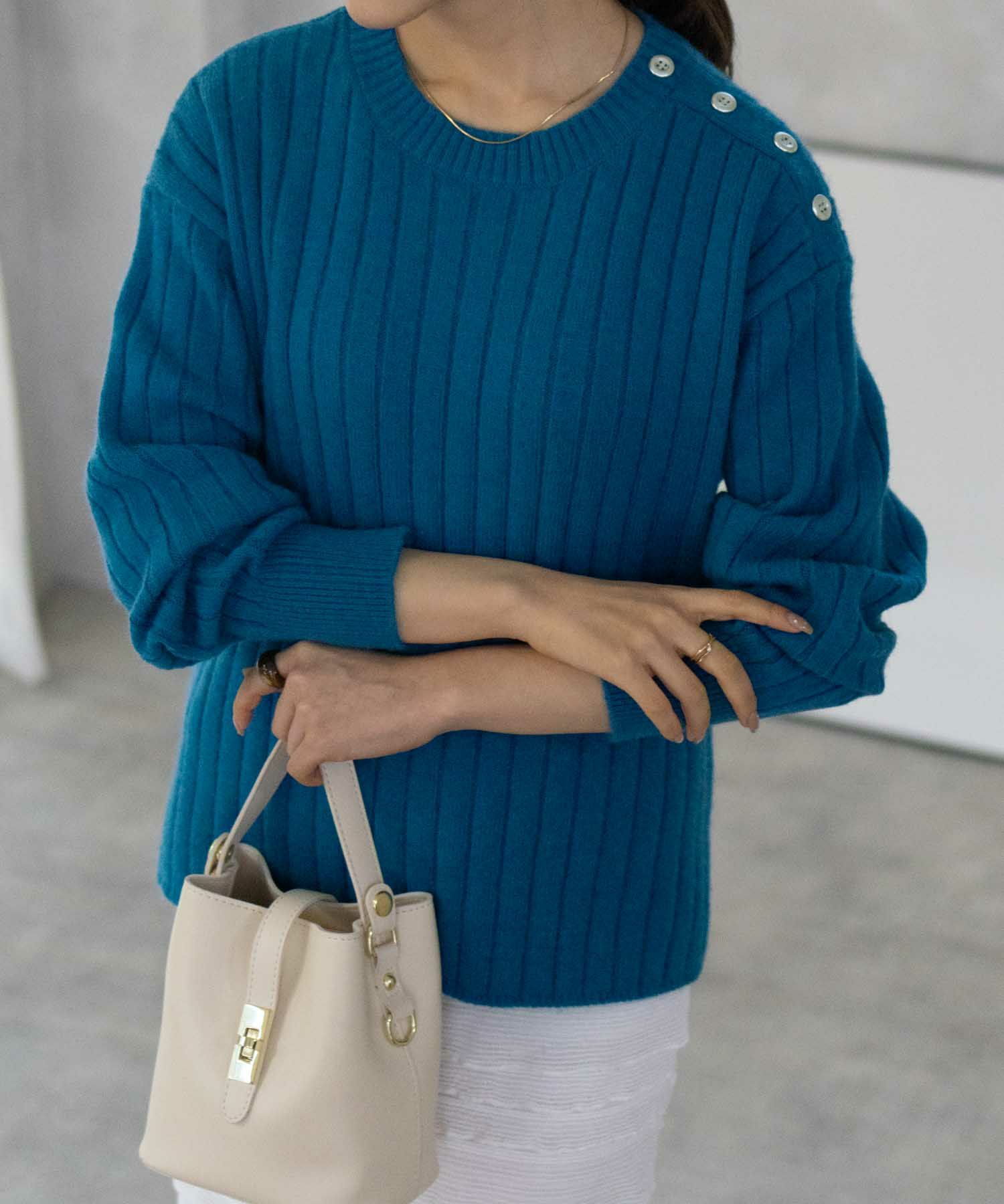 nAvy もちり もちもち 洗えるニット 肩ボタンクルーネック レディース