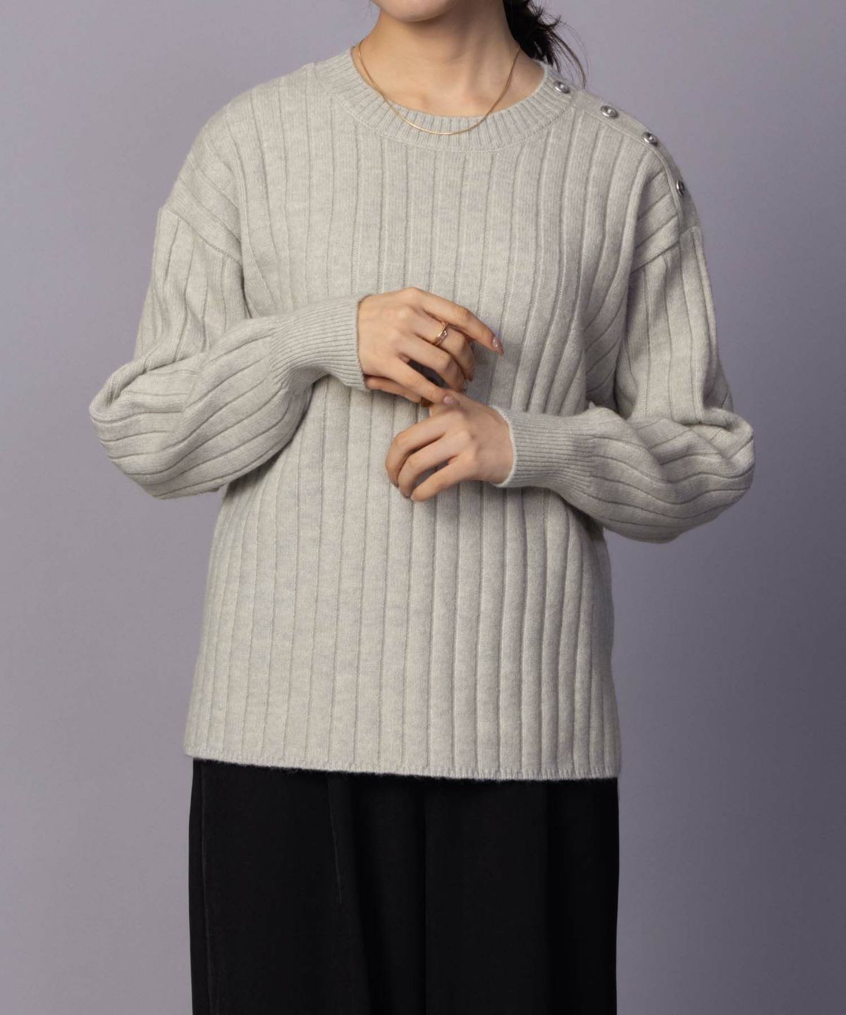 nAvy もちり もちもち 洗えるニット 肩ボタンクルーネック レディース