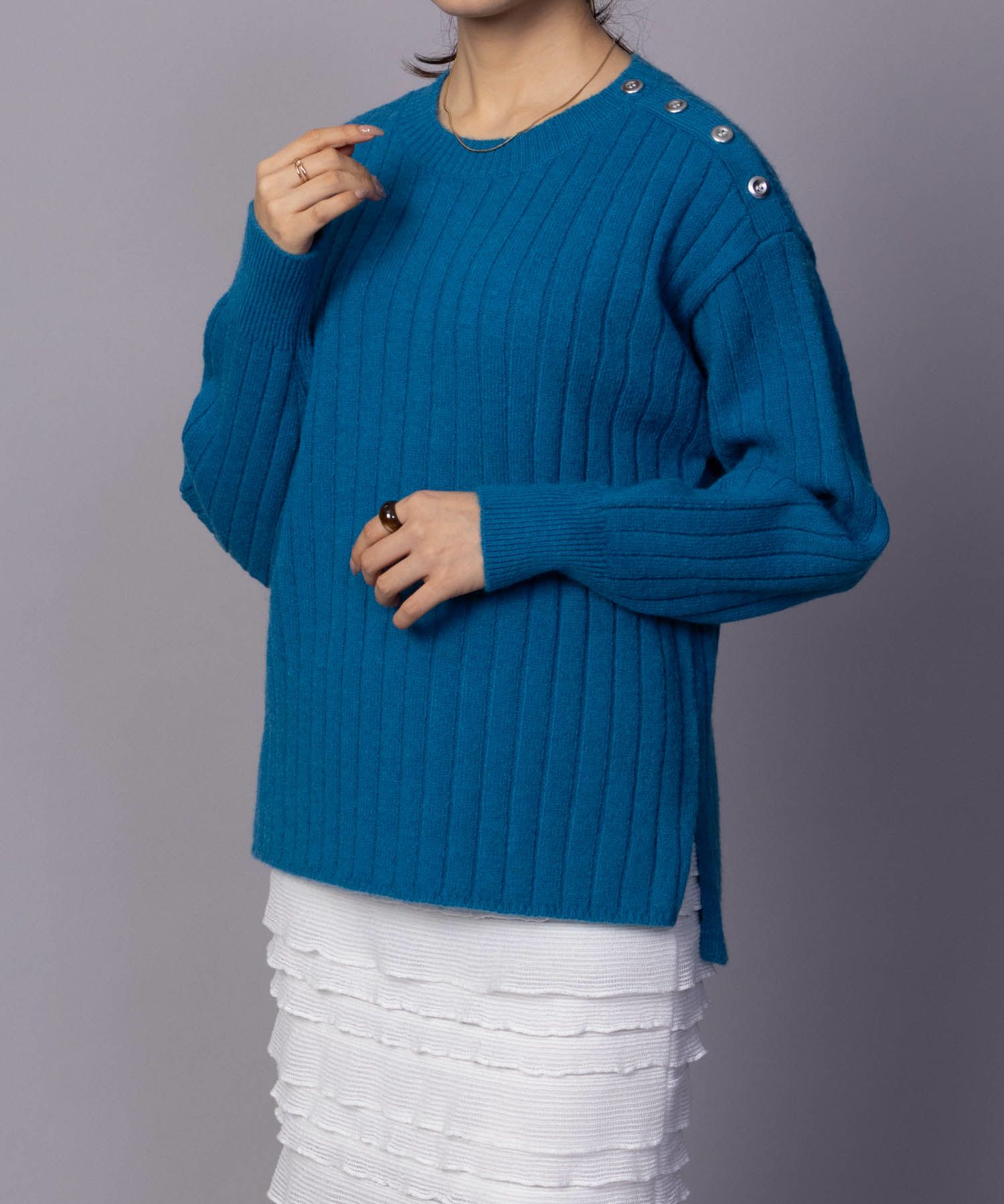 nAvy もちり もちもち 洗えるニット 肩ボタンクルーネック レディース