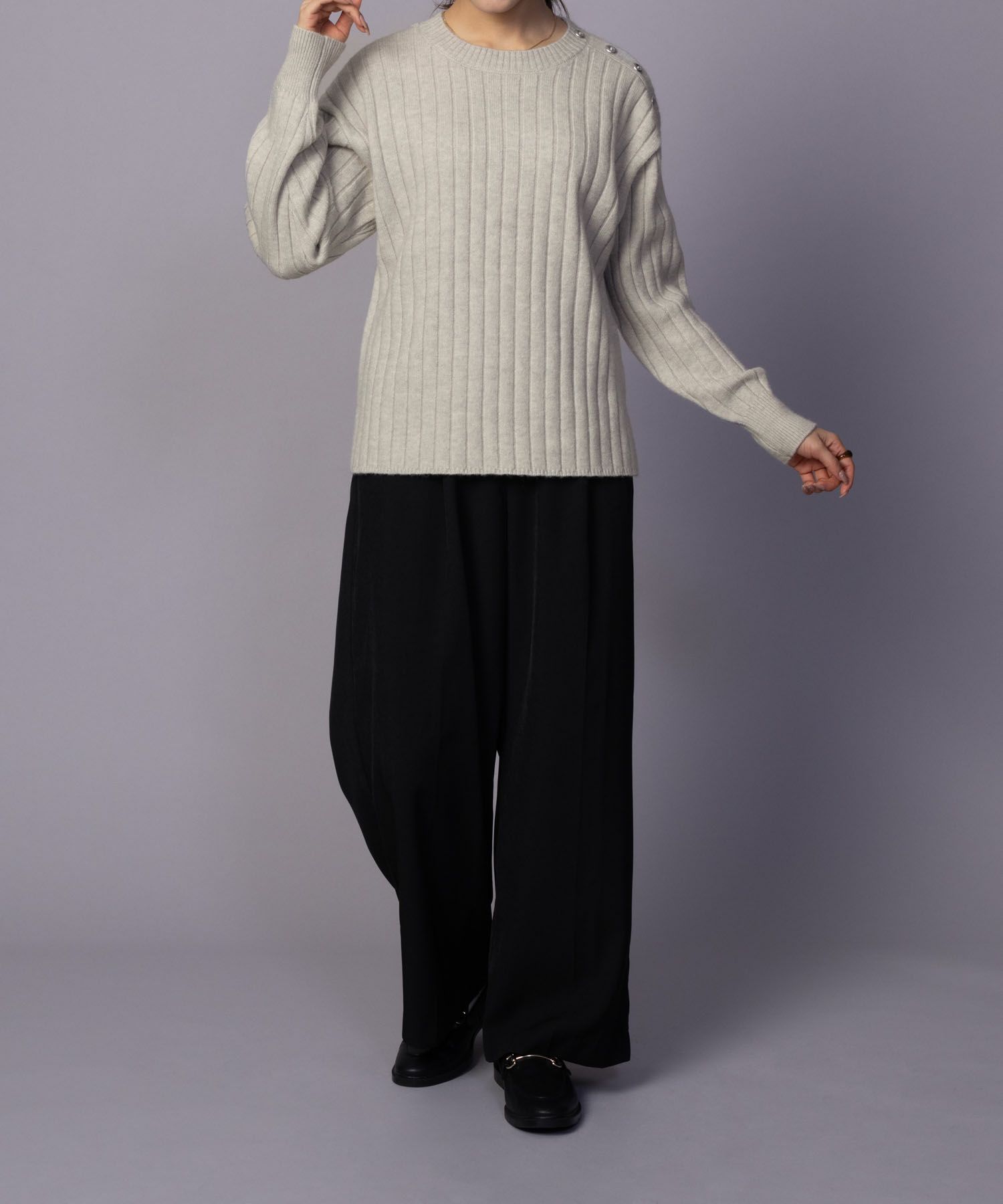 [さらに50%OFF]nAvy  もちり もちもち 洗えるニット 肩ボタンクルーネック レディース商品サムネイル-29