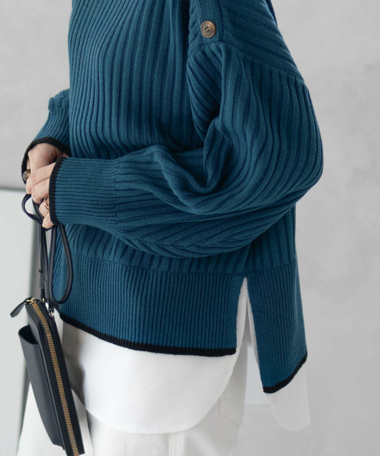 [さらに50%OFF]nAvy 肩ボタンフェイクレイヤードハイネックニットプルオーバー レディース商品画像-4