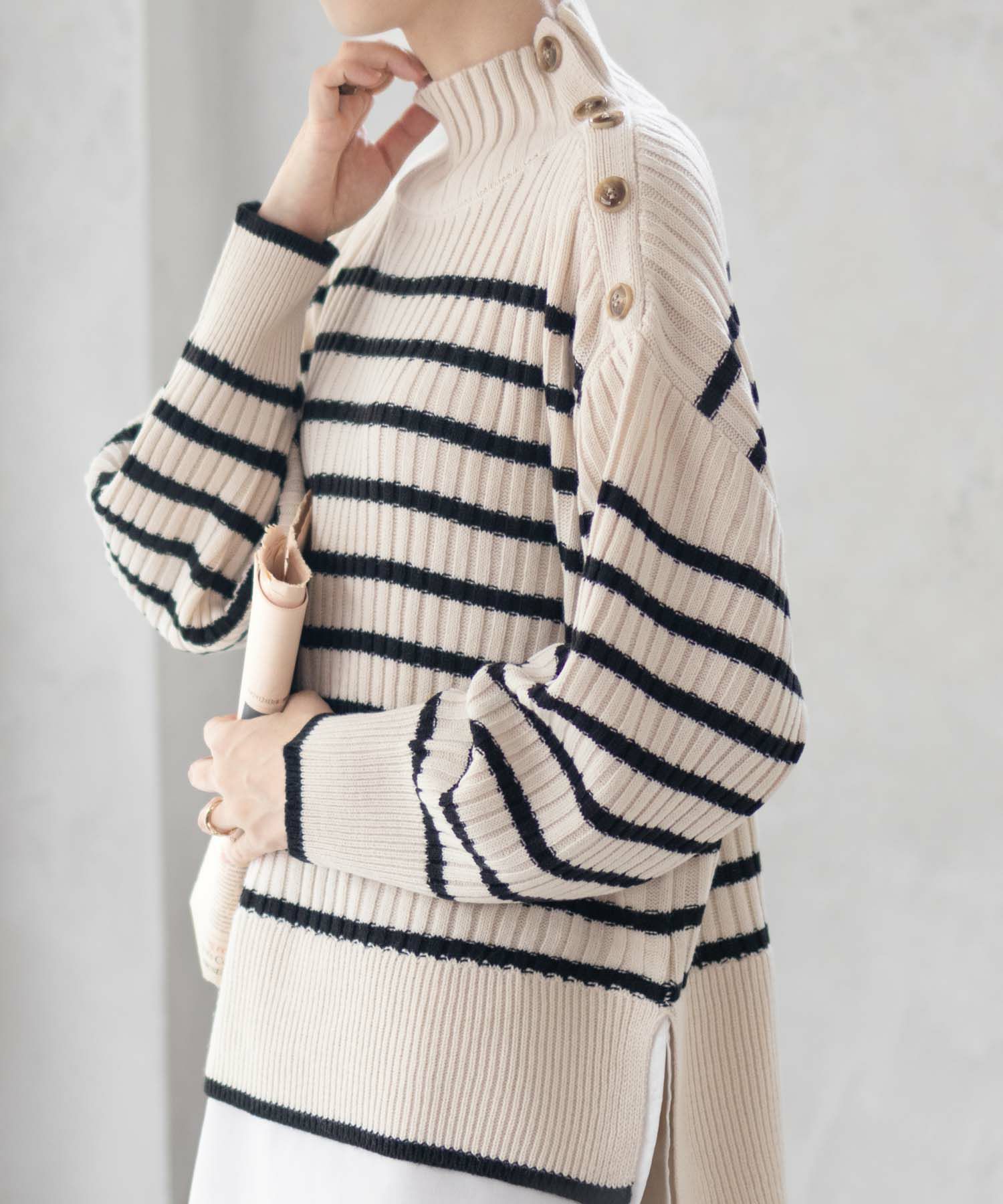 [さらに50%OFF]nAvy 肩ボタンフェイクレイヤードハイネックニットプルオーバー レディース商品画像-8