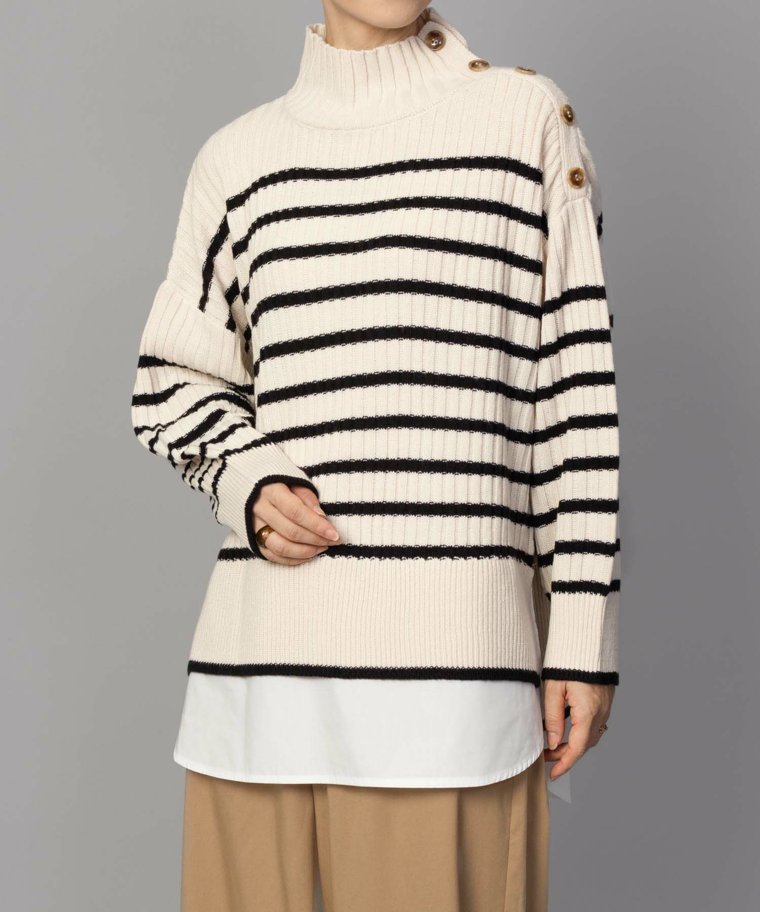 [さらに50%OFF]nAvy 肩ボタンフェイクレイヤードハイネックニットプルオーバー レディース商品画像-9