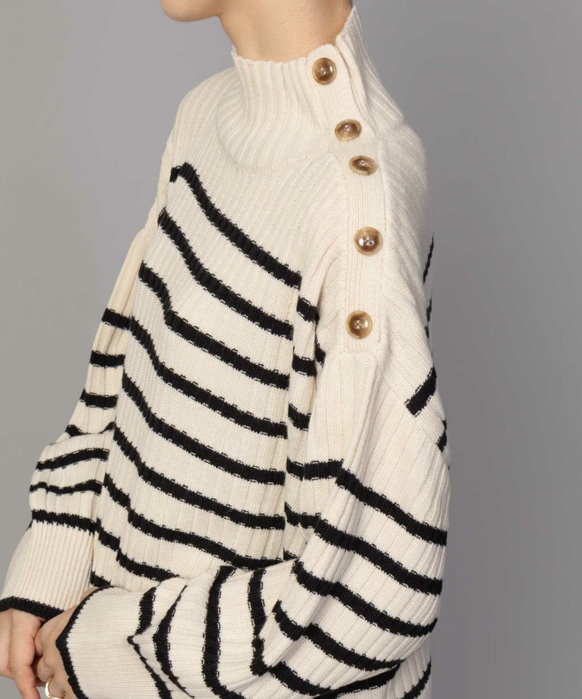 nAvy 肩ボタンフェイクレイヤードハイネック レディース