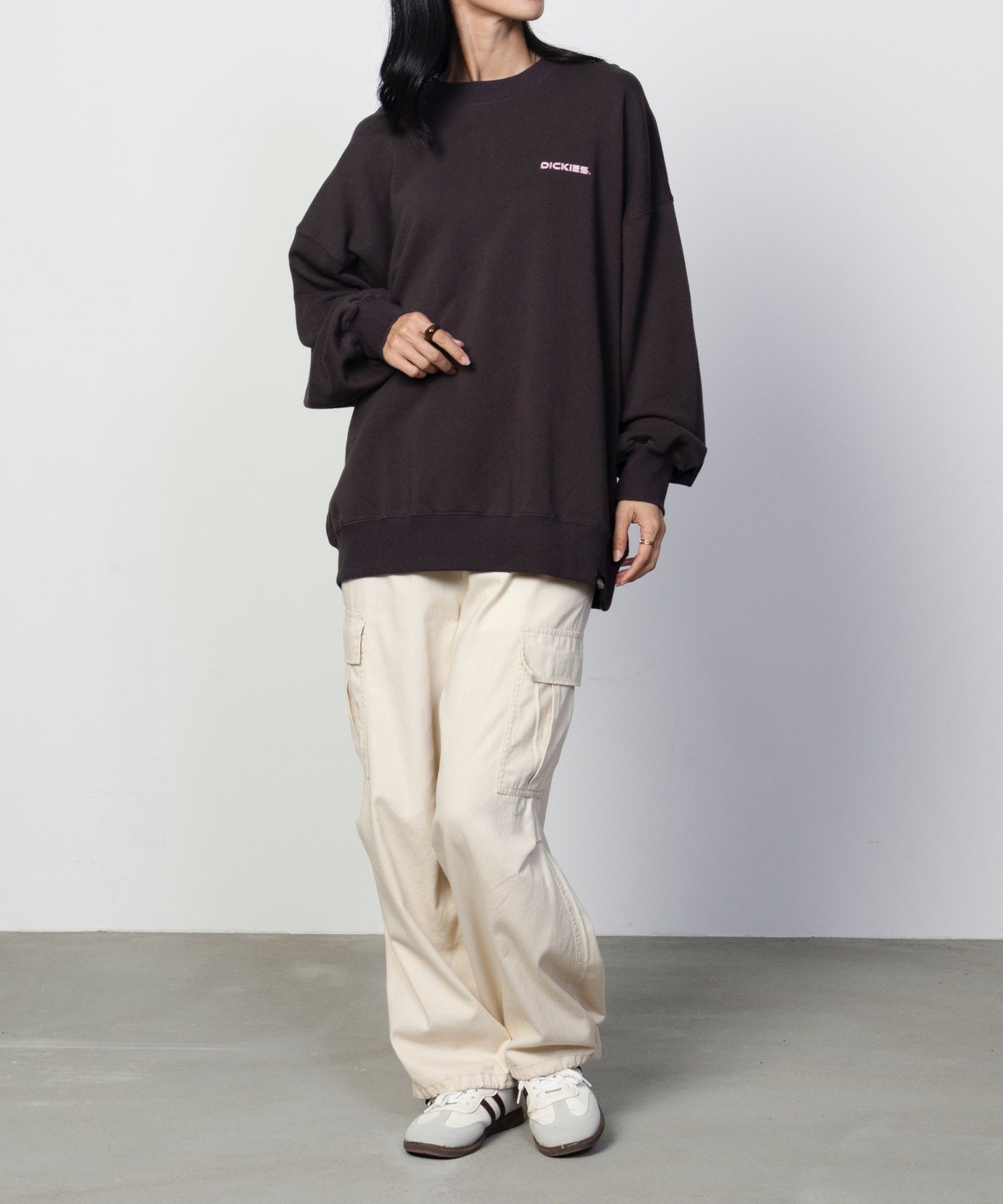 Dickies かすれフェスプリント裏起毛トレーナー レディース