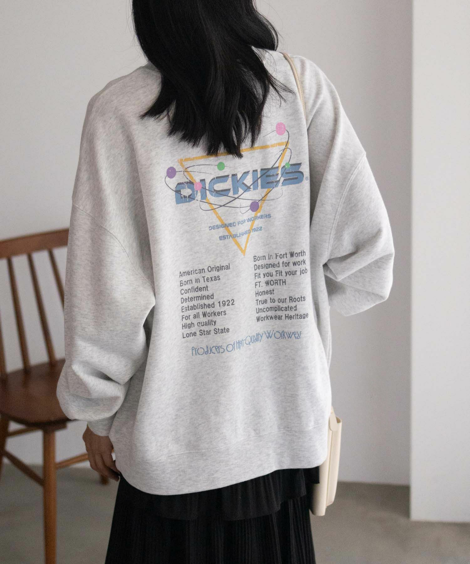 Dickies かすれフェスプリント裏起毛トレーナー レディース
