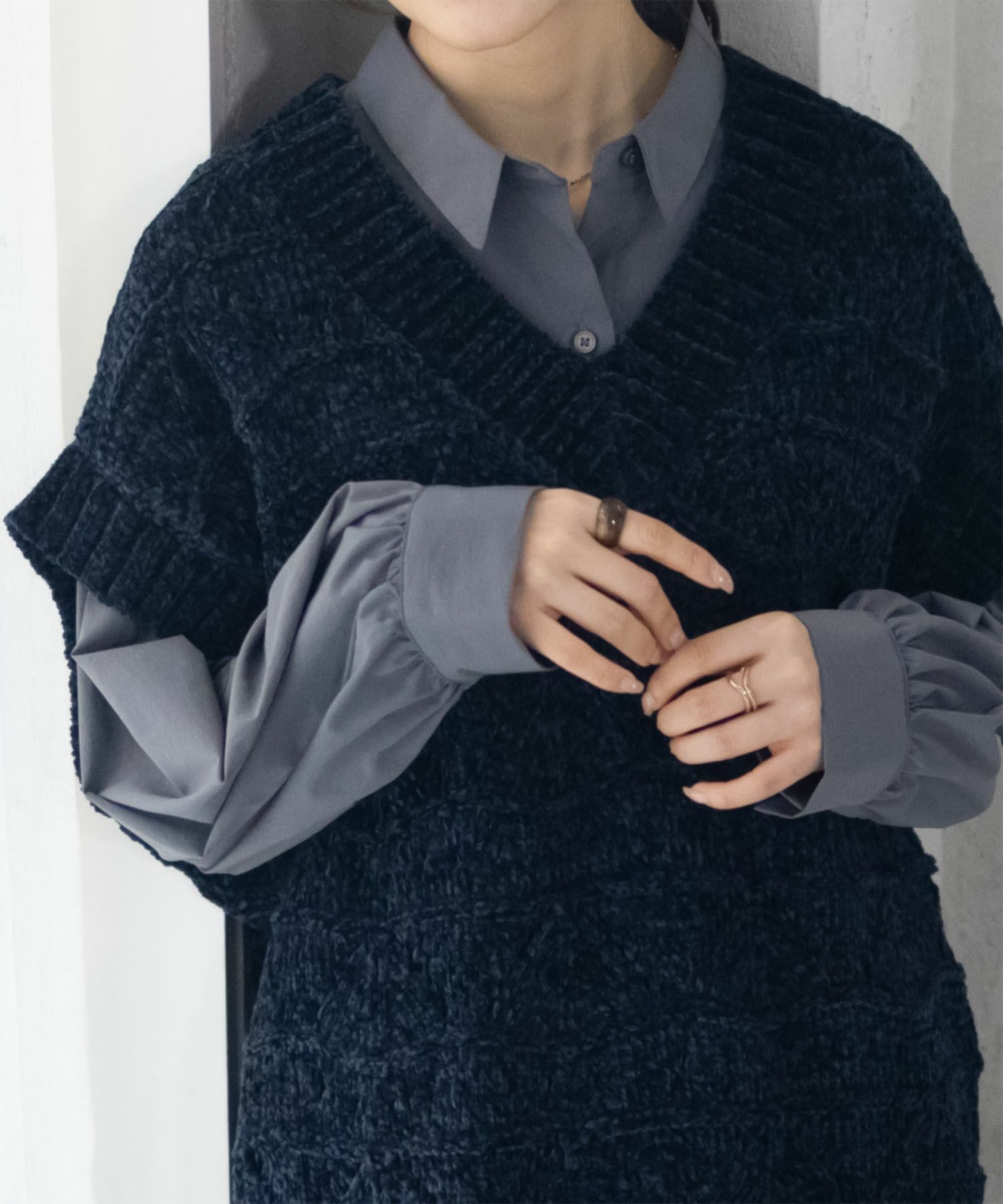 [さらに50%OFF]HusHusH  モールVネックニットベスト レディース商品サムネイル-6