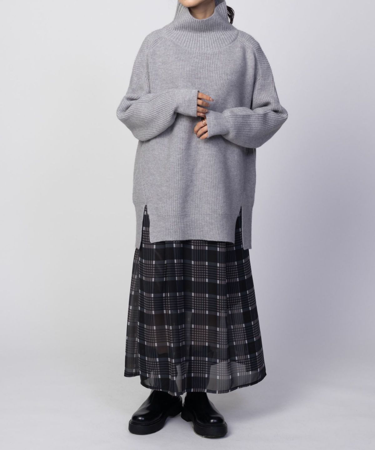 HusHusH ハイネックプルオーバー レディース