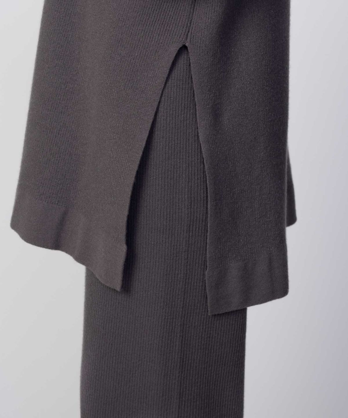 HusHusH リブハイネックプルオーバー レディース