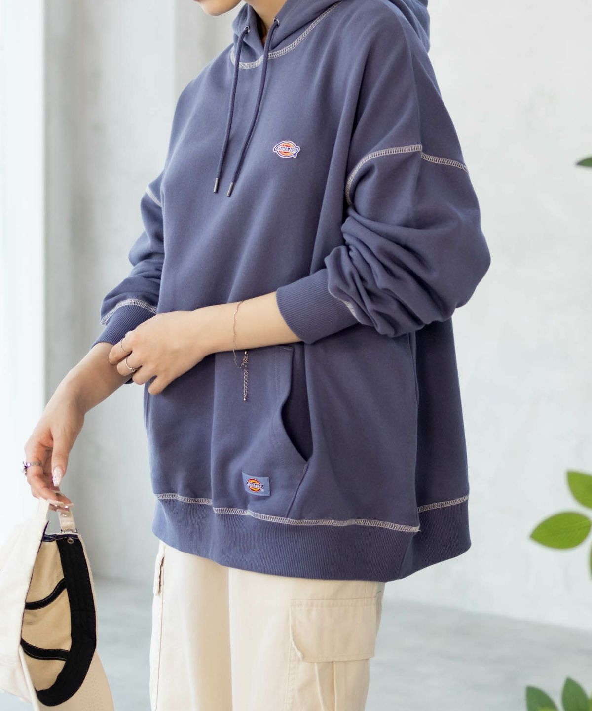 Dickies 裏毛ワッペンパーカー レディース