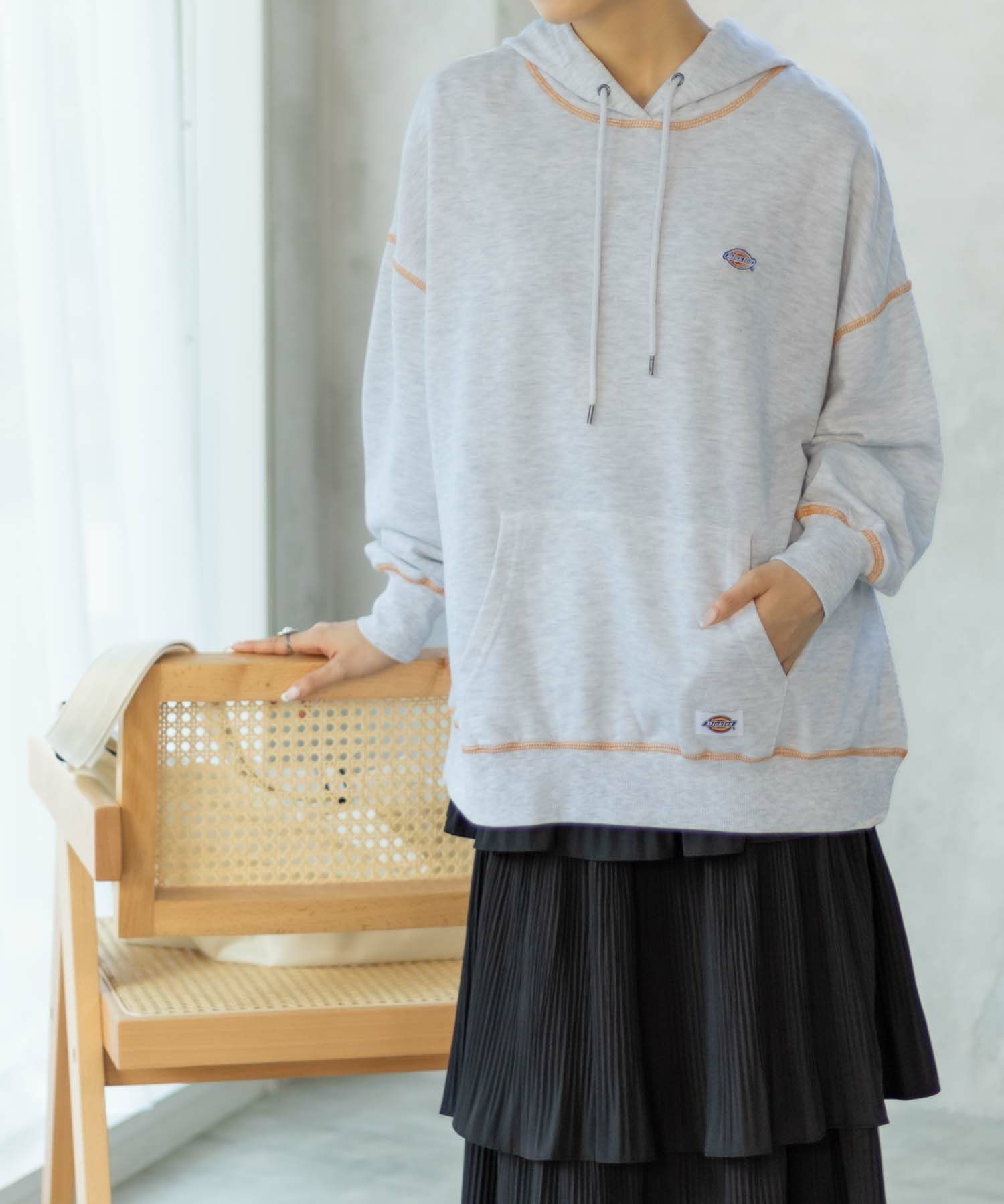 Dickies 裏毛ワッペンパーカー レディース