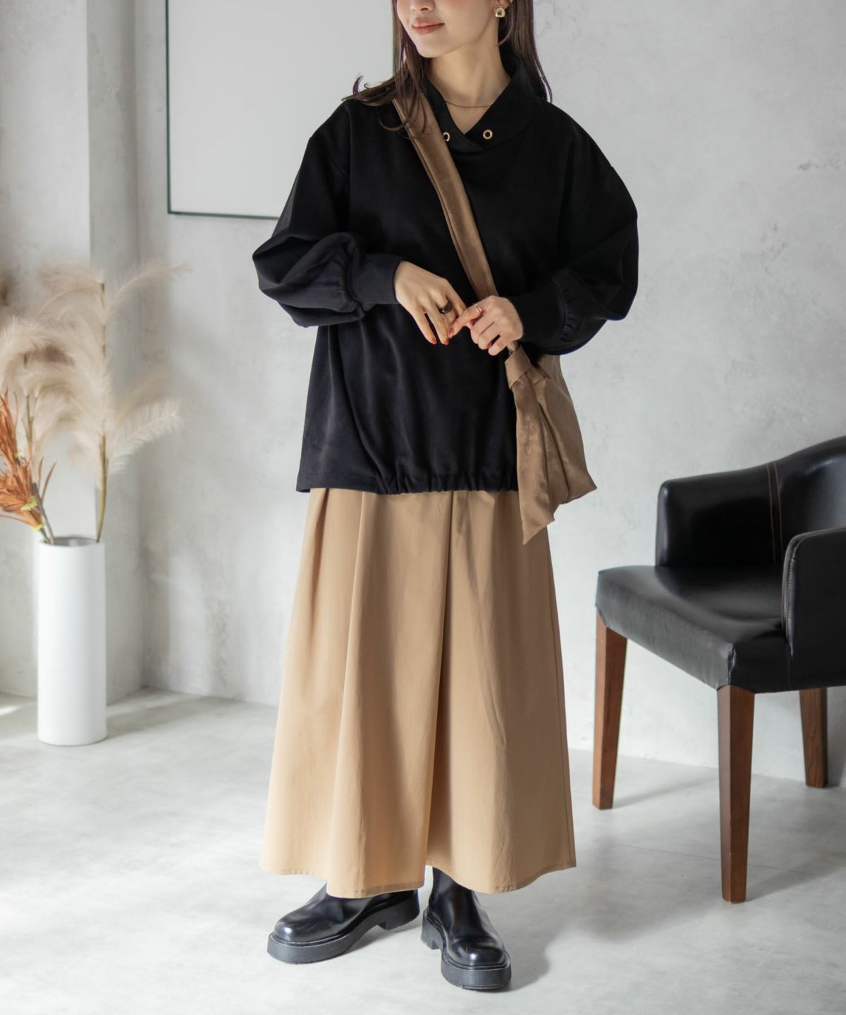 HusHusH カットスエードハイネック レディース