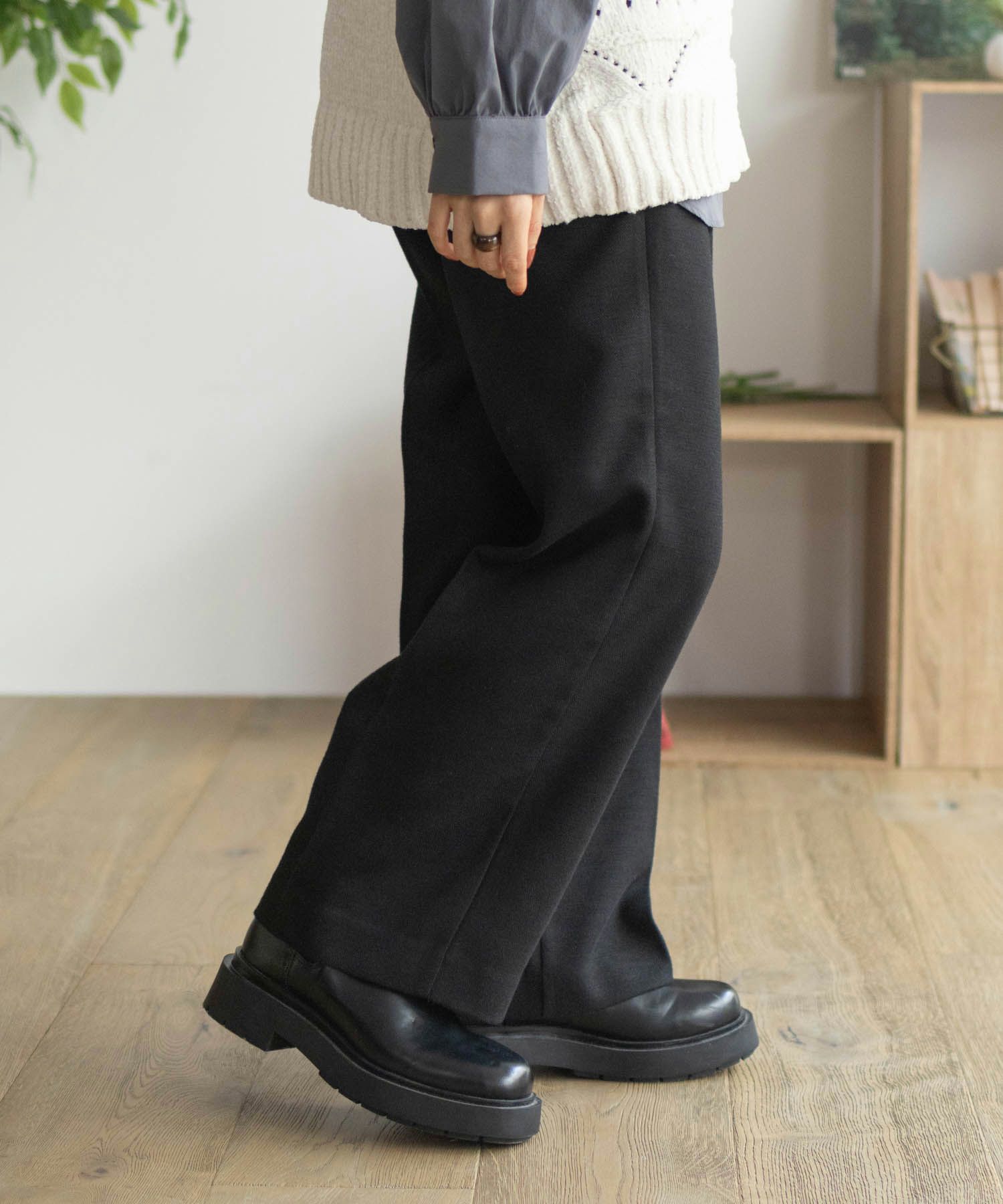 HusHusH タックセミワイドパンツ レディース