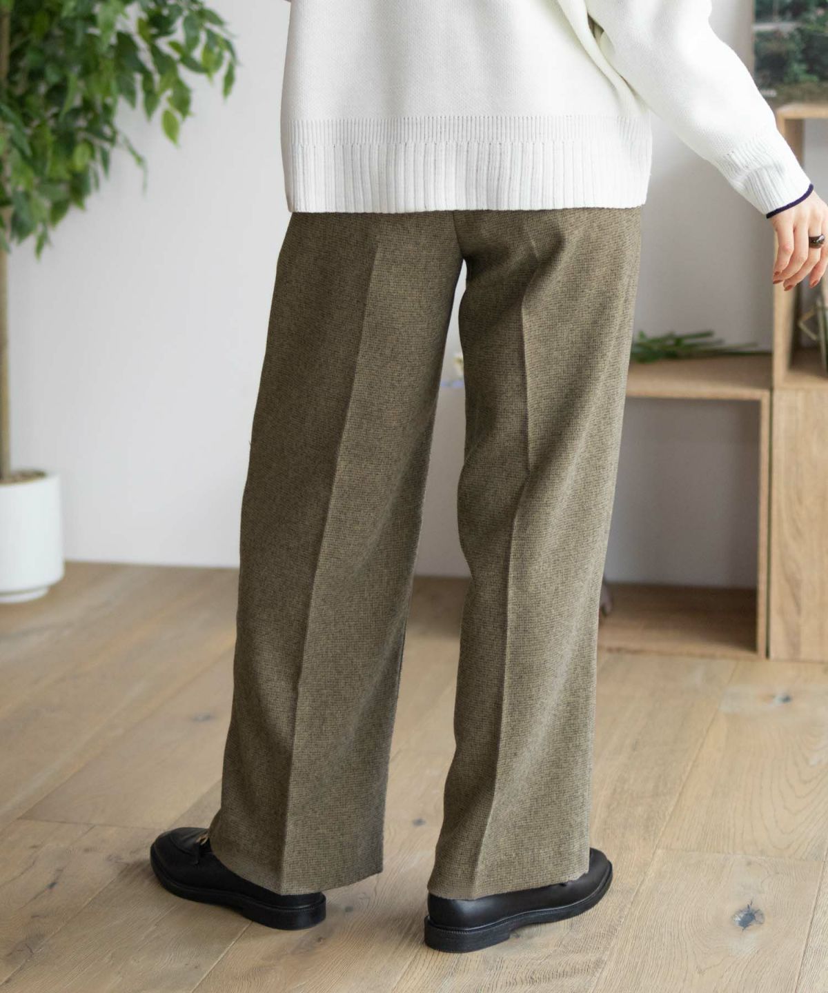 HusHusH タックセミワイドパンツ レディース