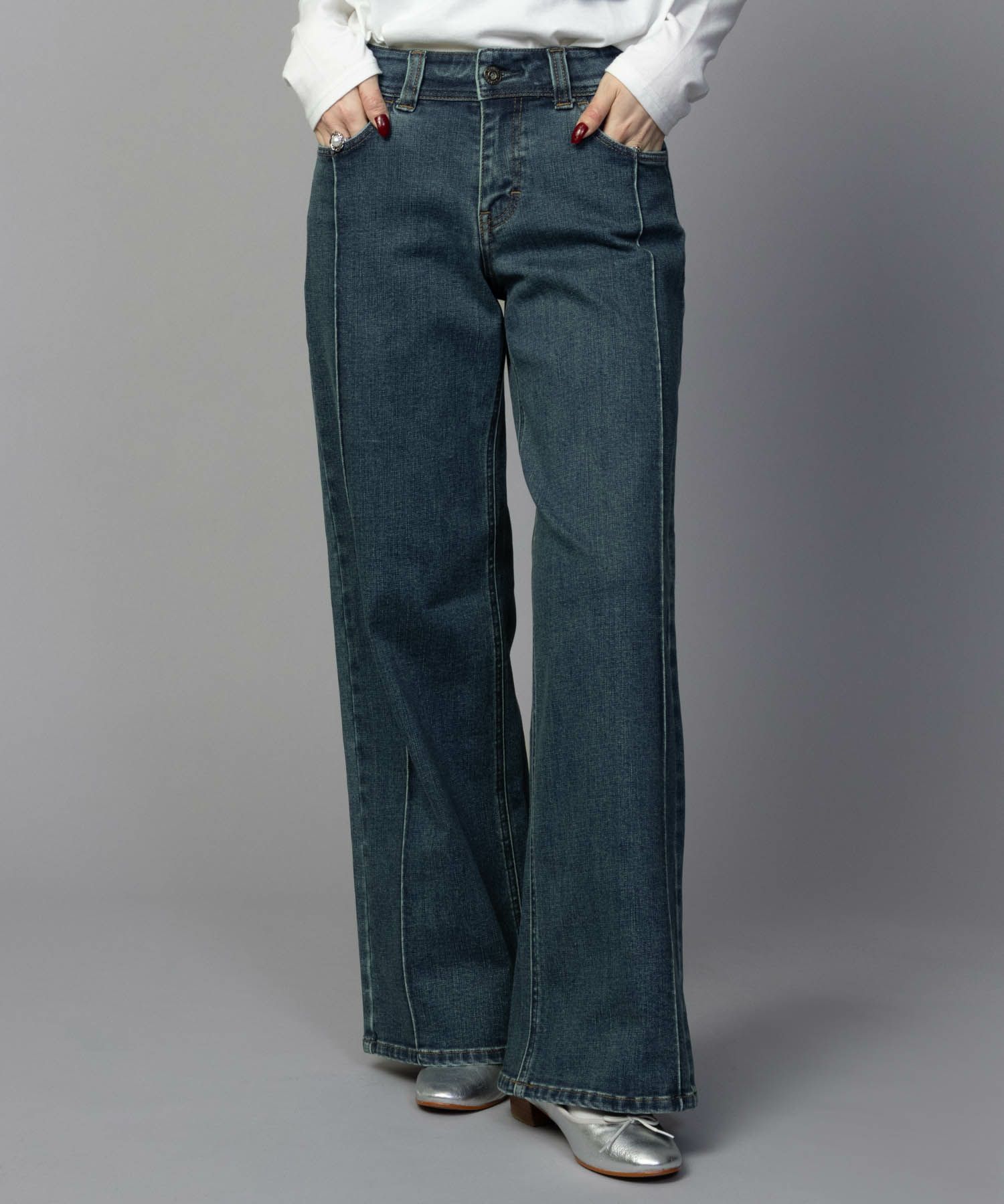 C17  タックワイドバギーデニムパンツ レディース商品サムネイル-2