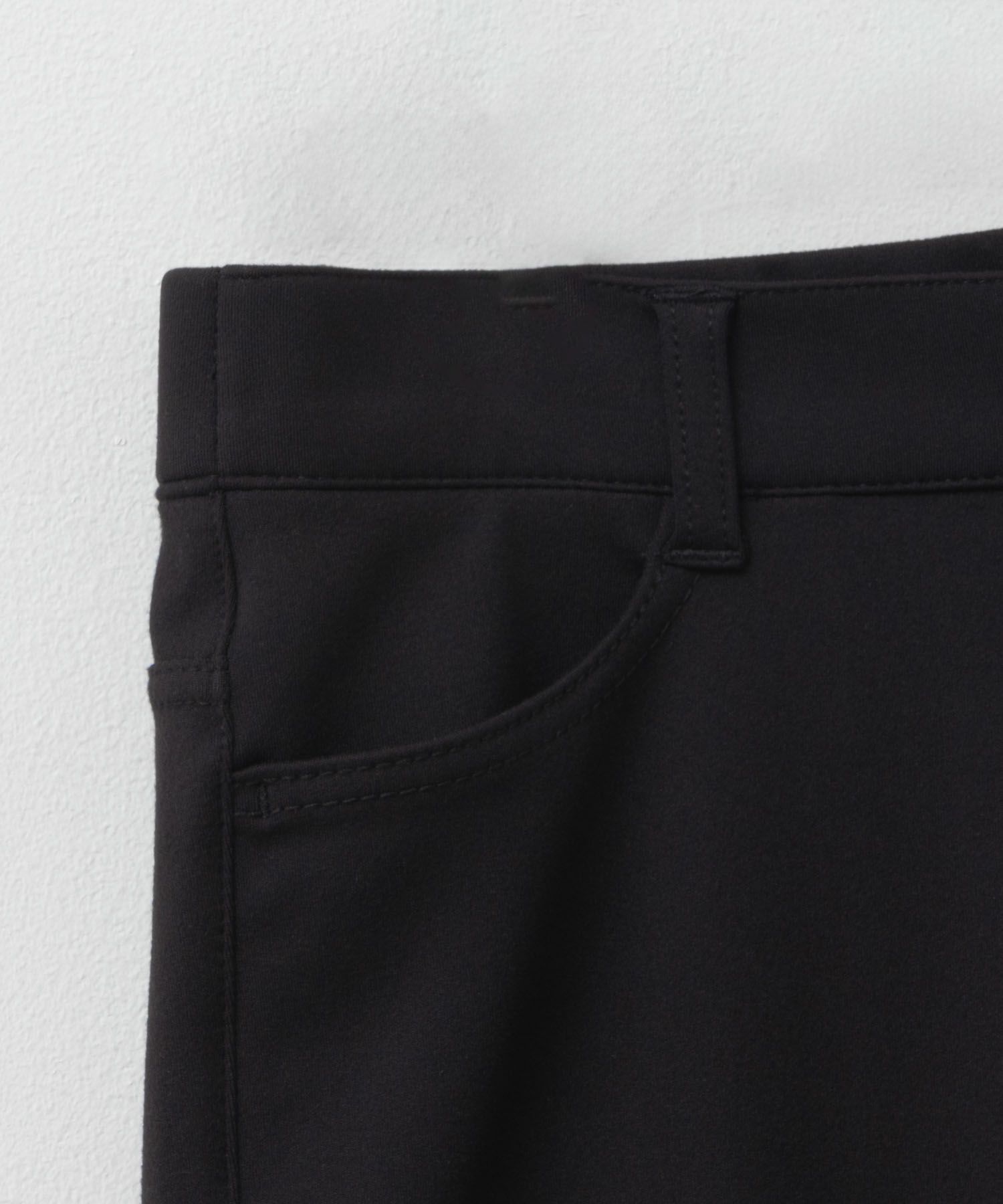 nAvy モイストタッチストレートパンツ レディース