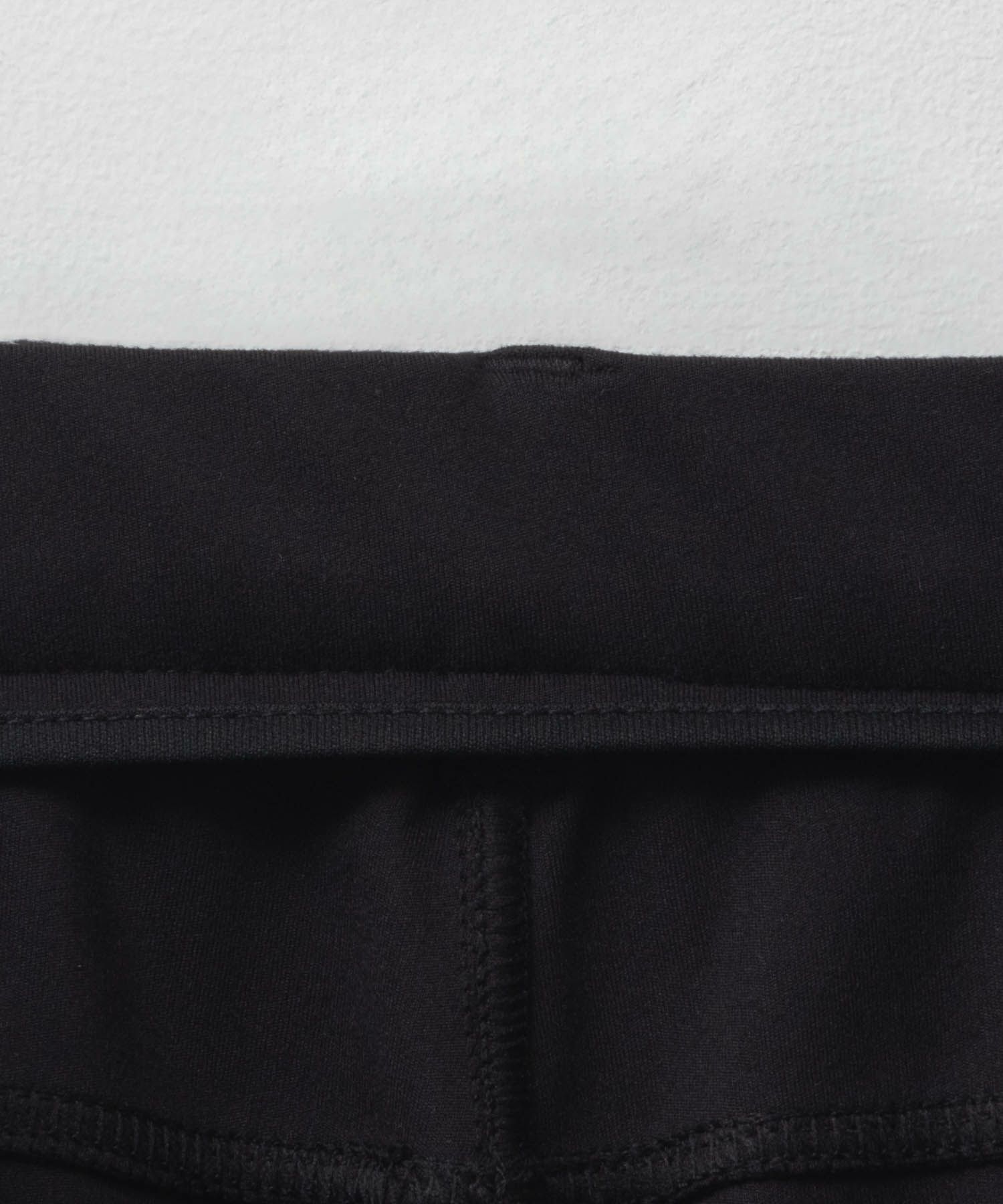 nAvy モイストタッチストレートパンツ レディース