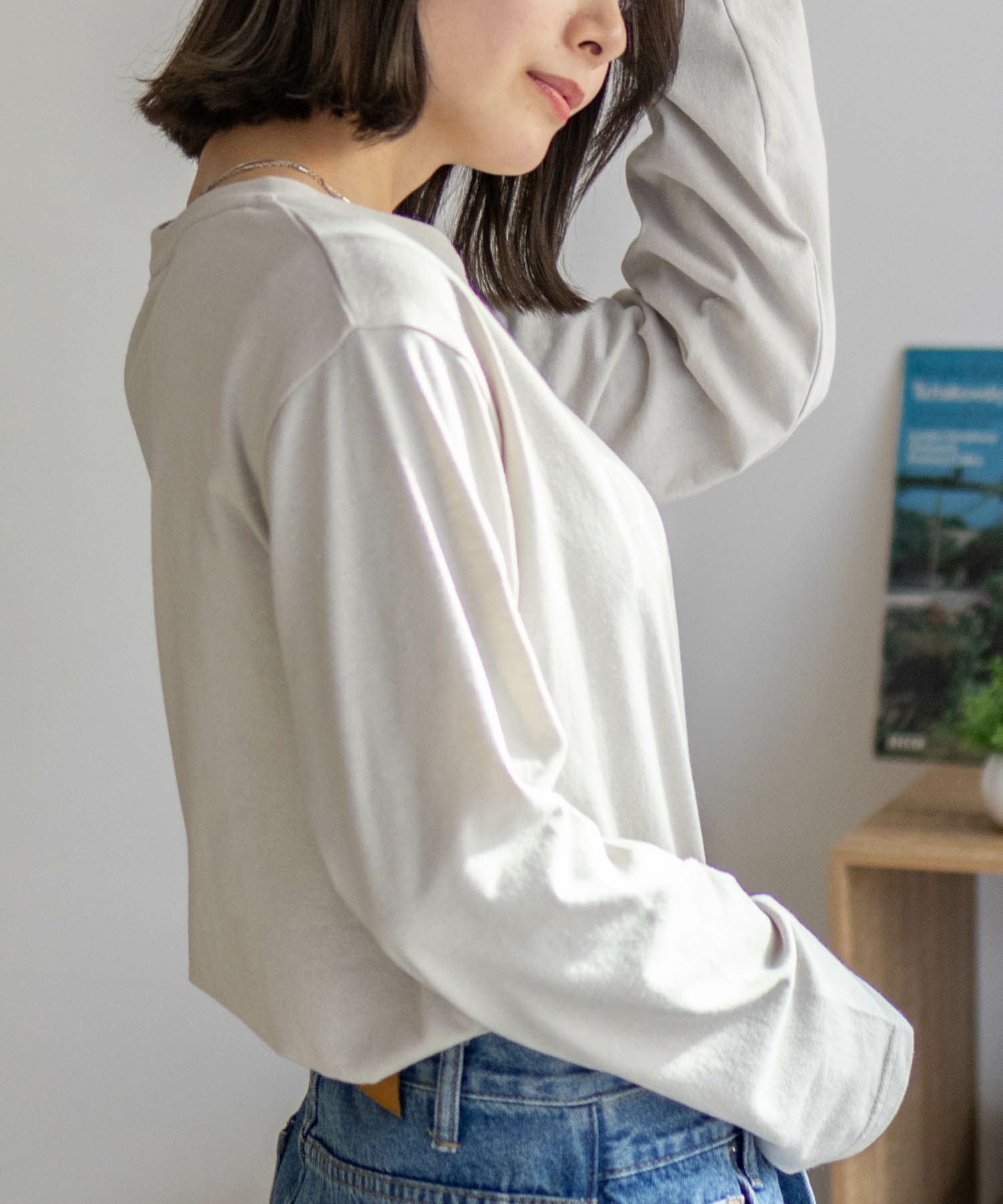 nAvy  ロゴプリント長袖Tシャツ レディース メール便 対応商品商品サムネイル-8