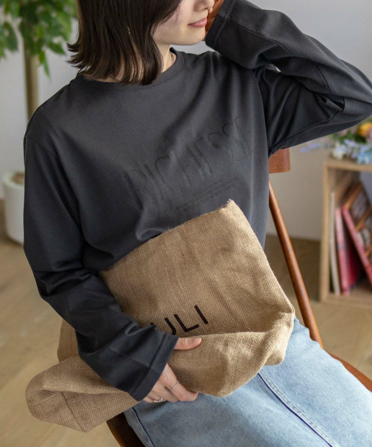 nAvy ロゴプリント長袖Tシャツ レディース ネコポス 対応商品