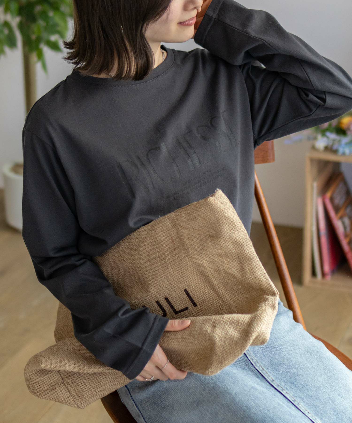 nAvy  ロゴプリント長袖Tシャツ レディース メール便 対応商品商品サムネイル-16