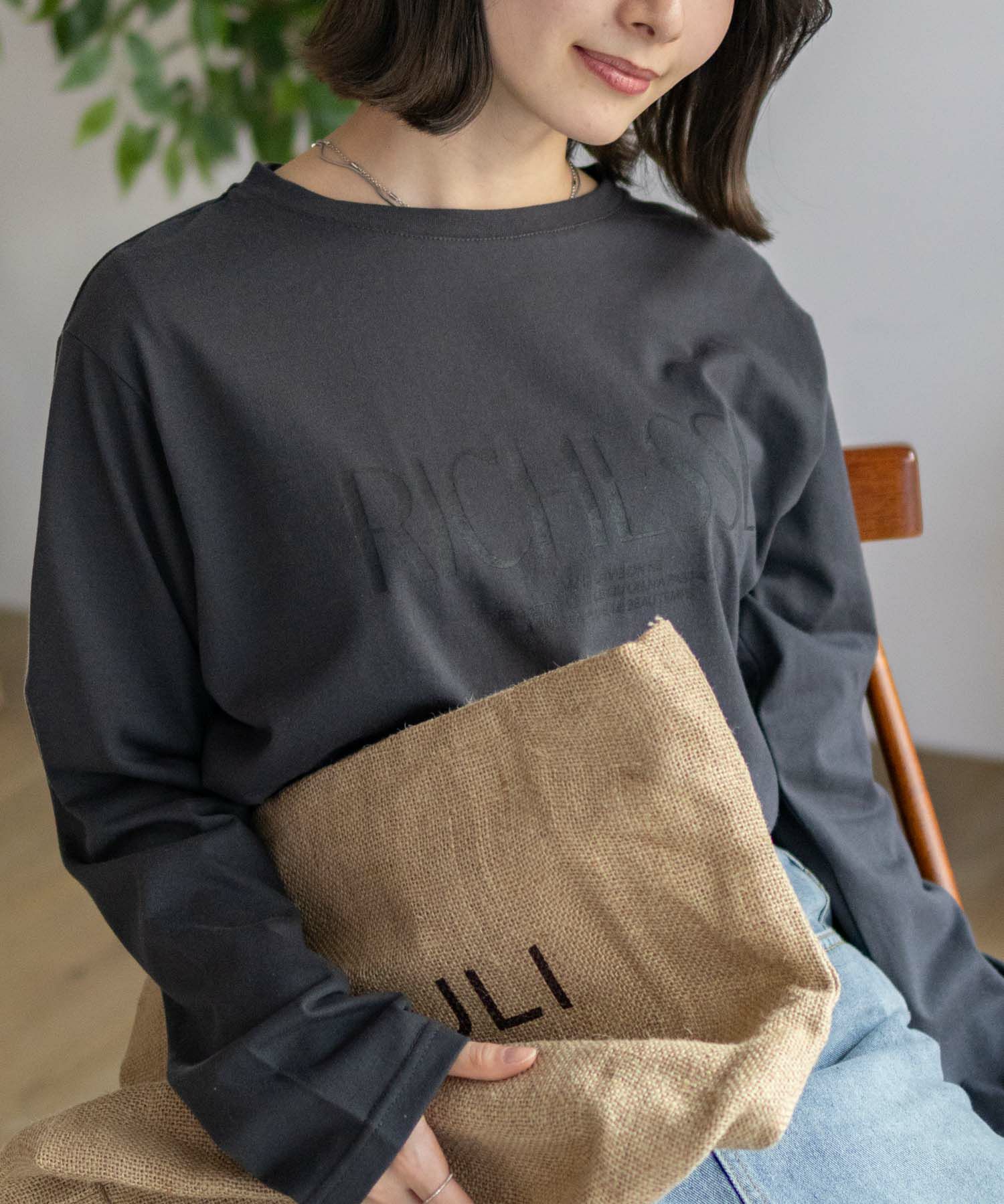 nAvy ロゴプリント長袖Tシャツ レディース ネコポス 対応商品