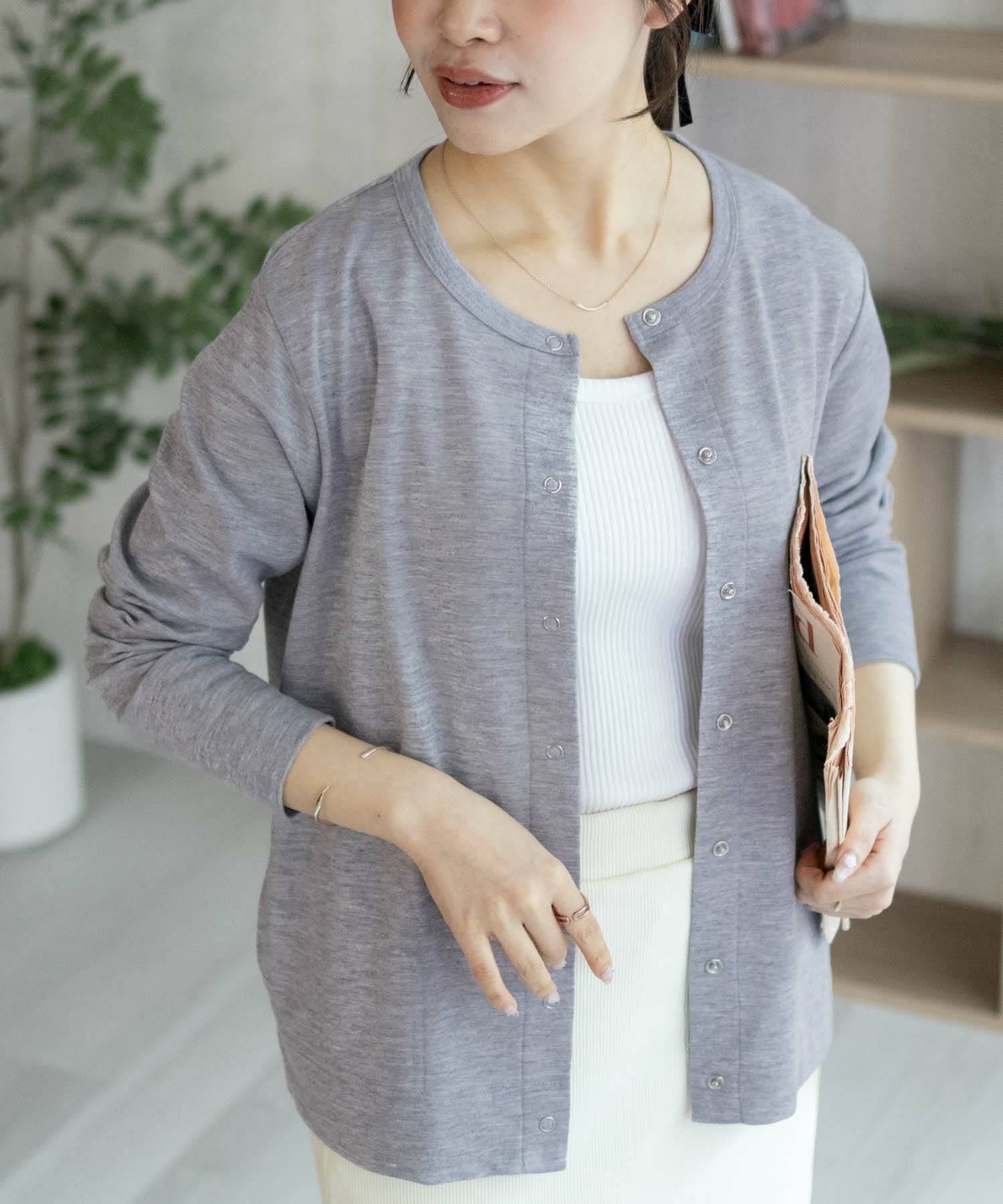 nAvy SARARI UVカットカーディガン ドットボタン レディース商品画像-6