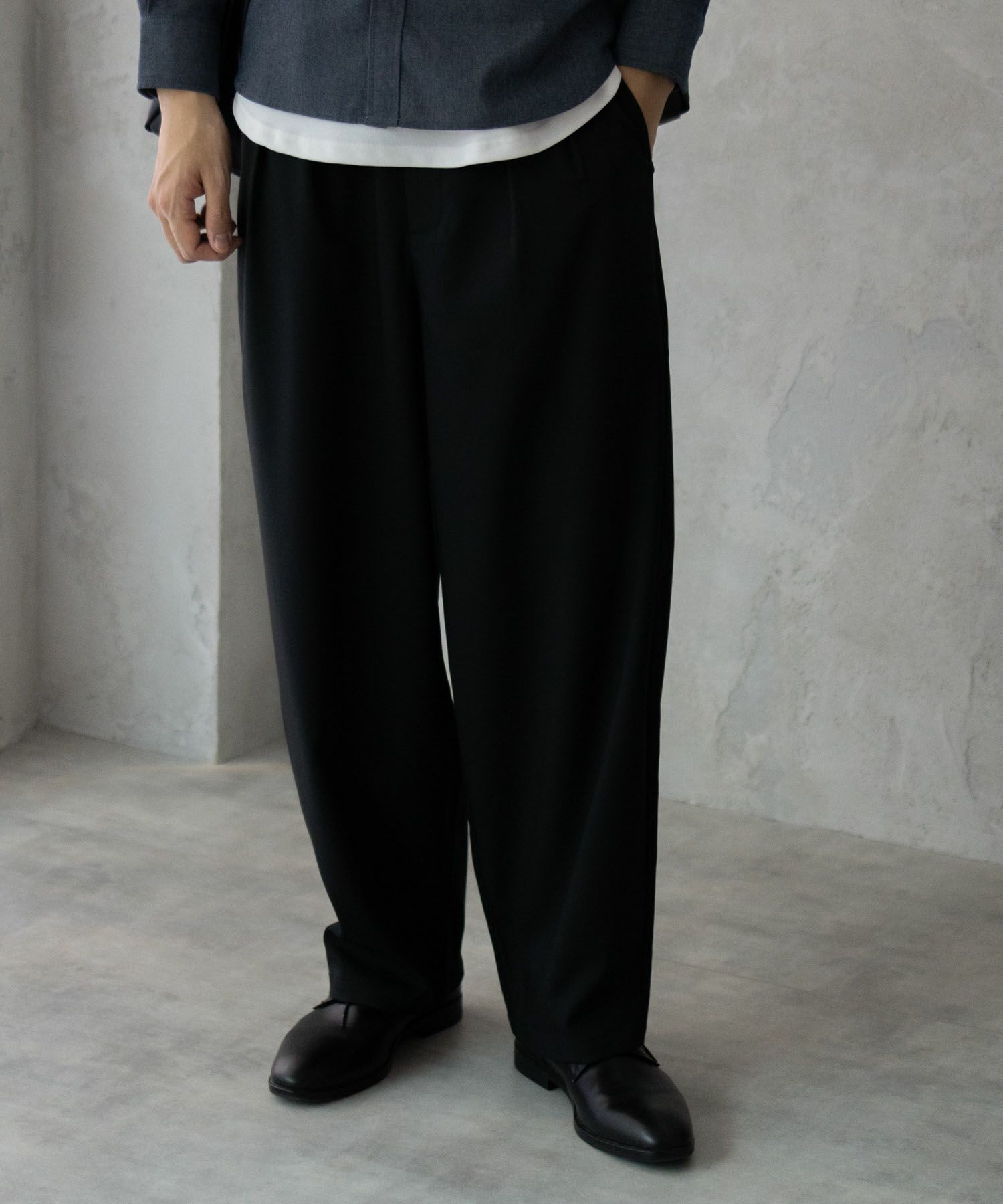 URBAN COLLECTION タックワイドスラックス メンズ