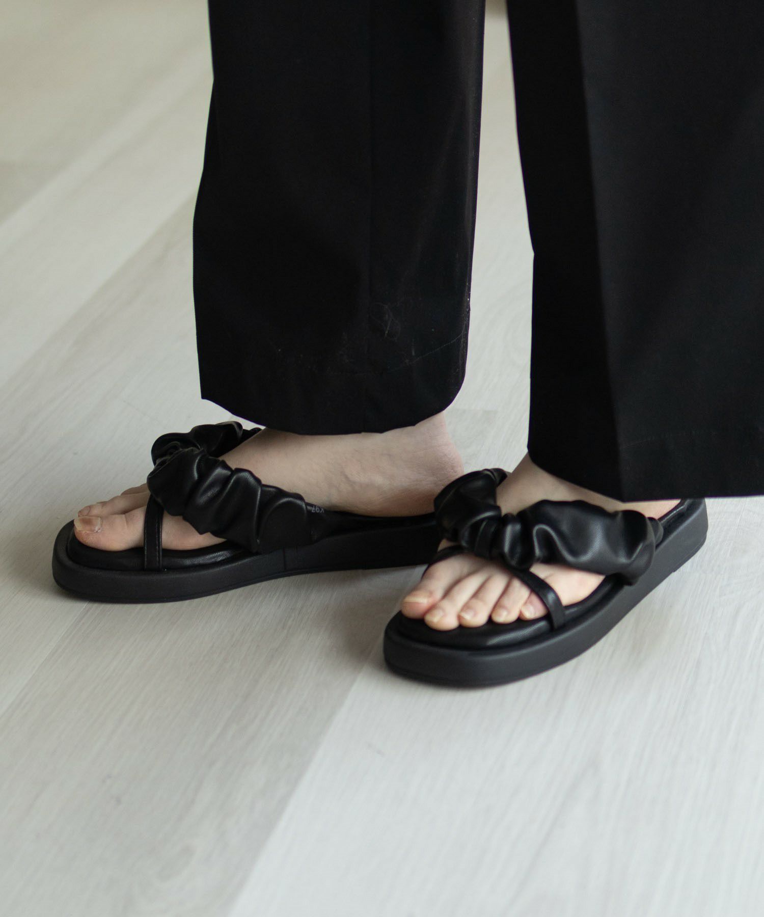 HusHusH  クシュクシュサンダル レディース商品画像-6