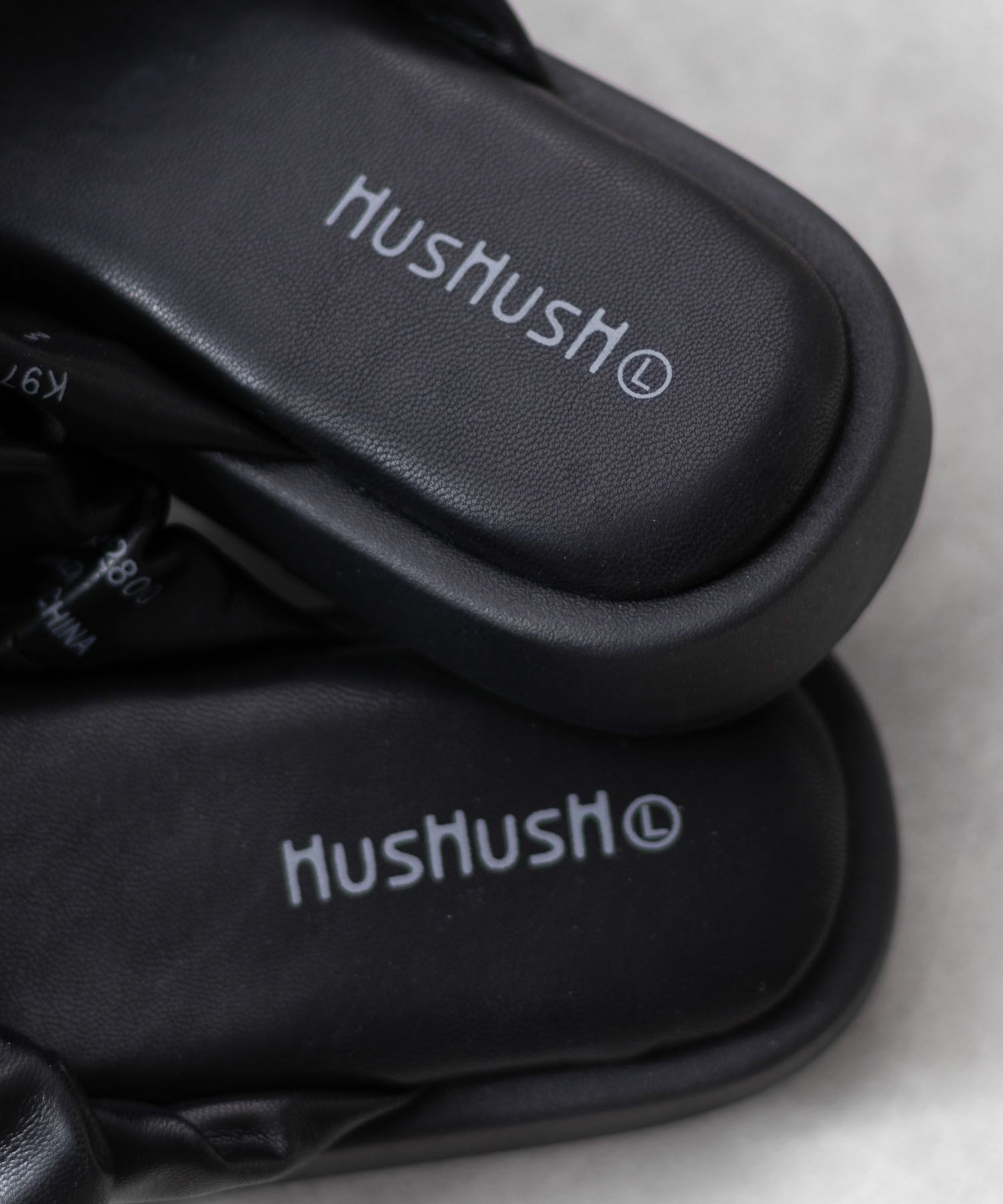 HusHusH クシュクシュサンダル レディース