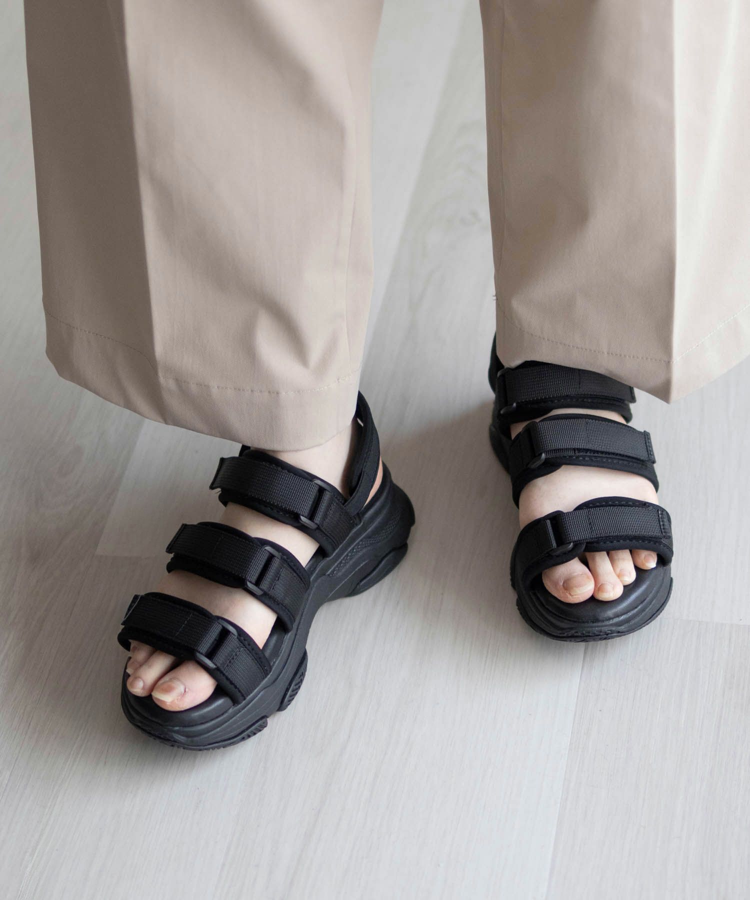 HusHusH  テープ使いスポーツサンダル レディース商品画像-6
